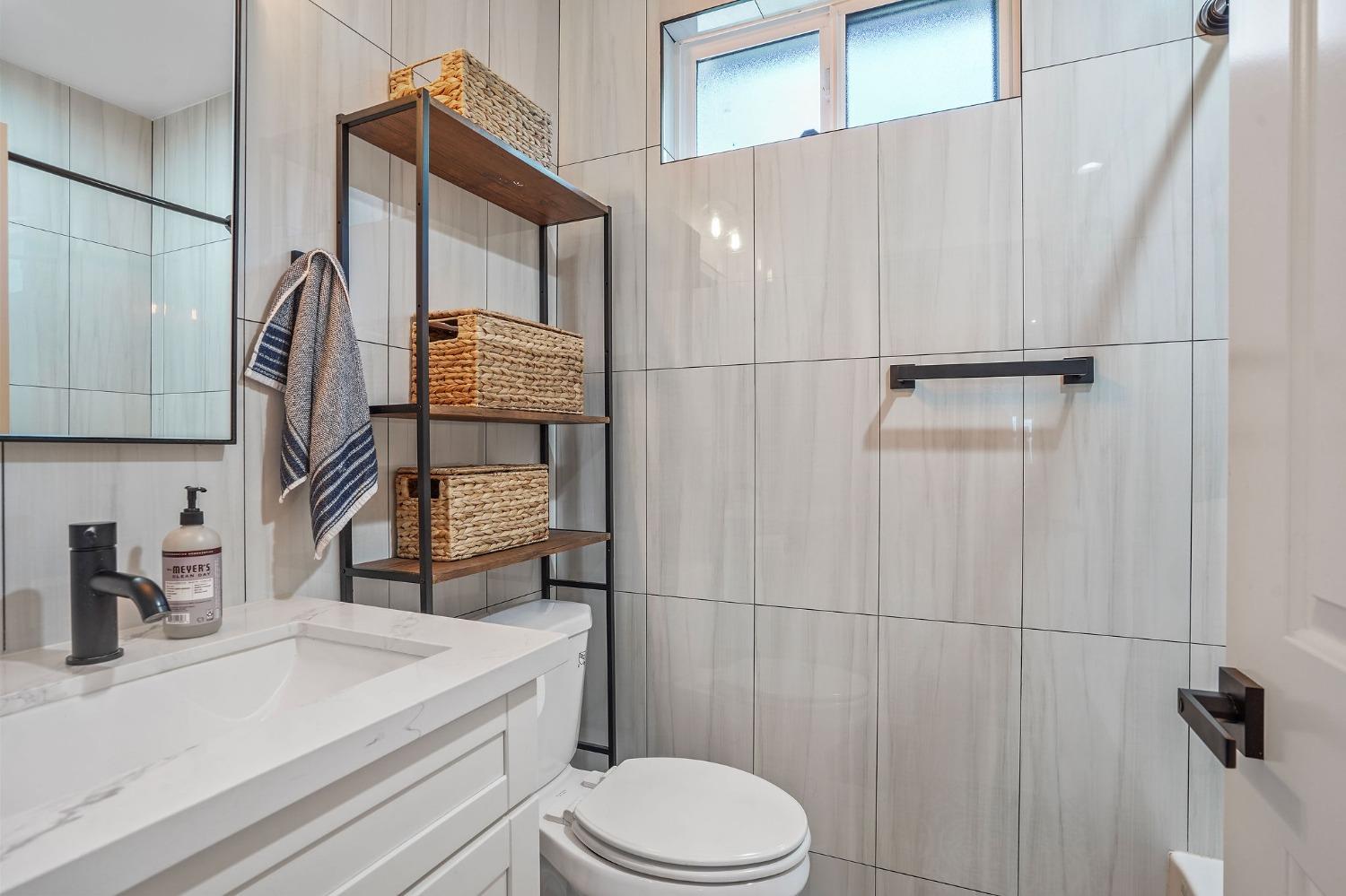 Detail Gallery Image 18 of 27 For 2640 17th St, Sacramento,  CA 95818 - 2 Beds | 2 Baths