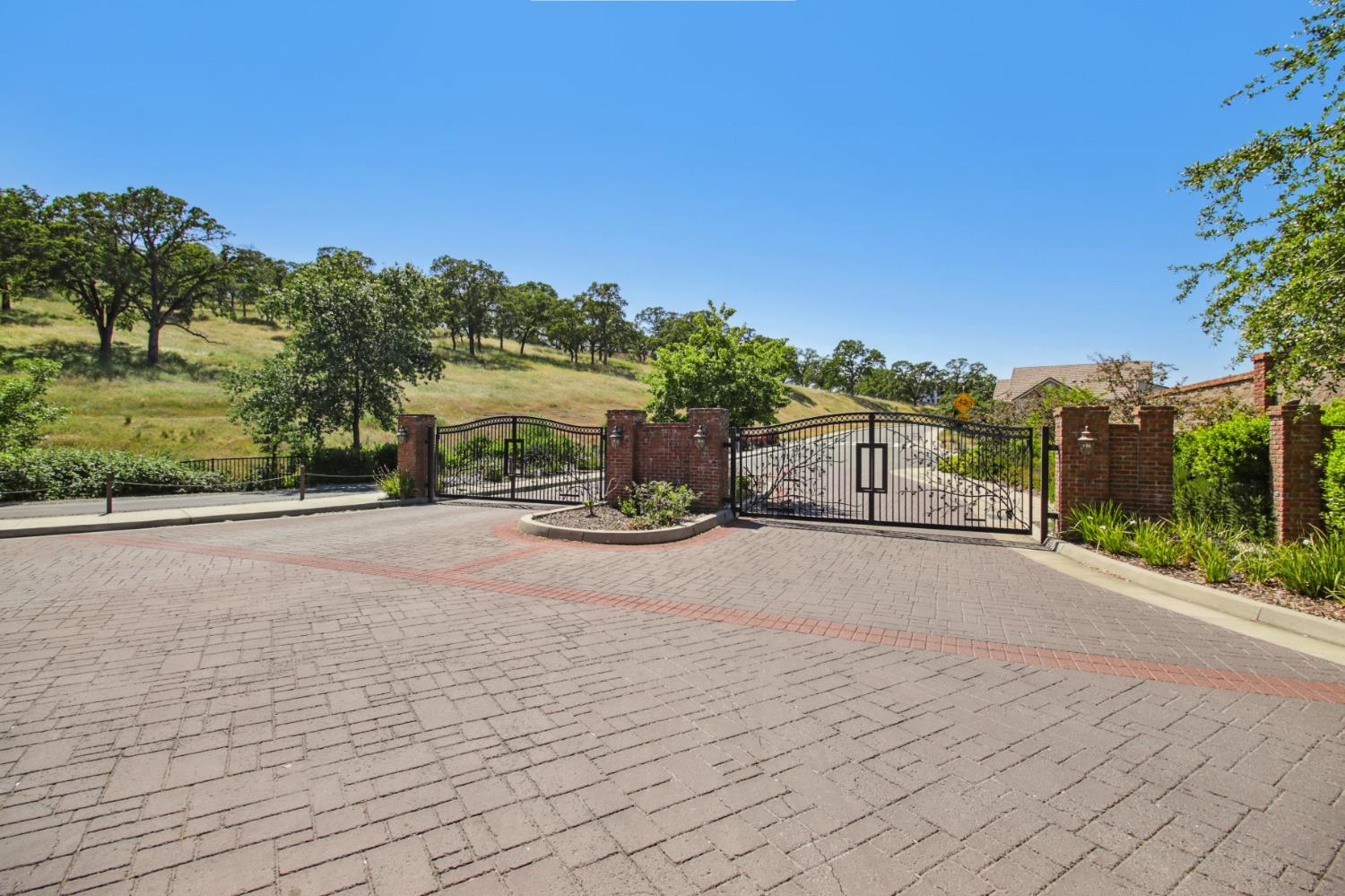 Detail Gallery Image 36 of 36 For 683 Russell Dr, Folsom,  CA 95630 - 3 Beds | 3 Baths
