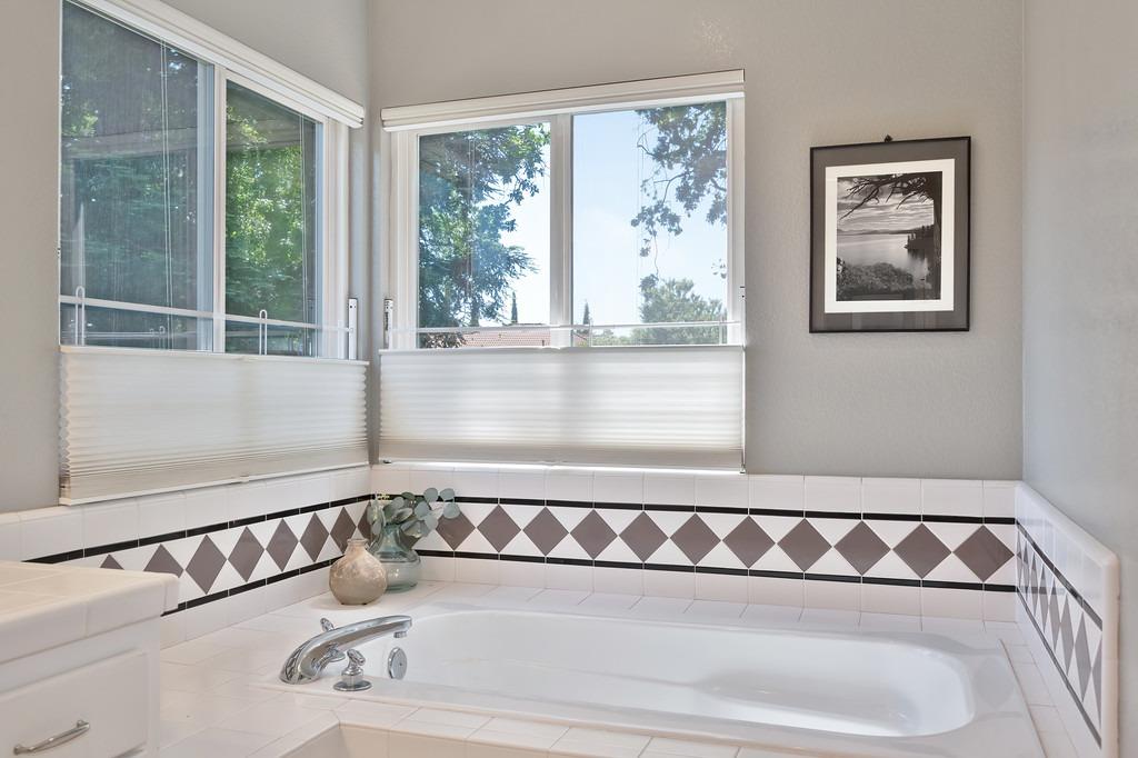 Detail Gallery Image 42 of 80 For 815 La Paz Dr, Davis,  CA 95618 - 4 Beds | 3 Baths