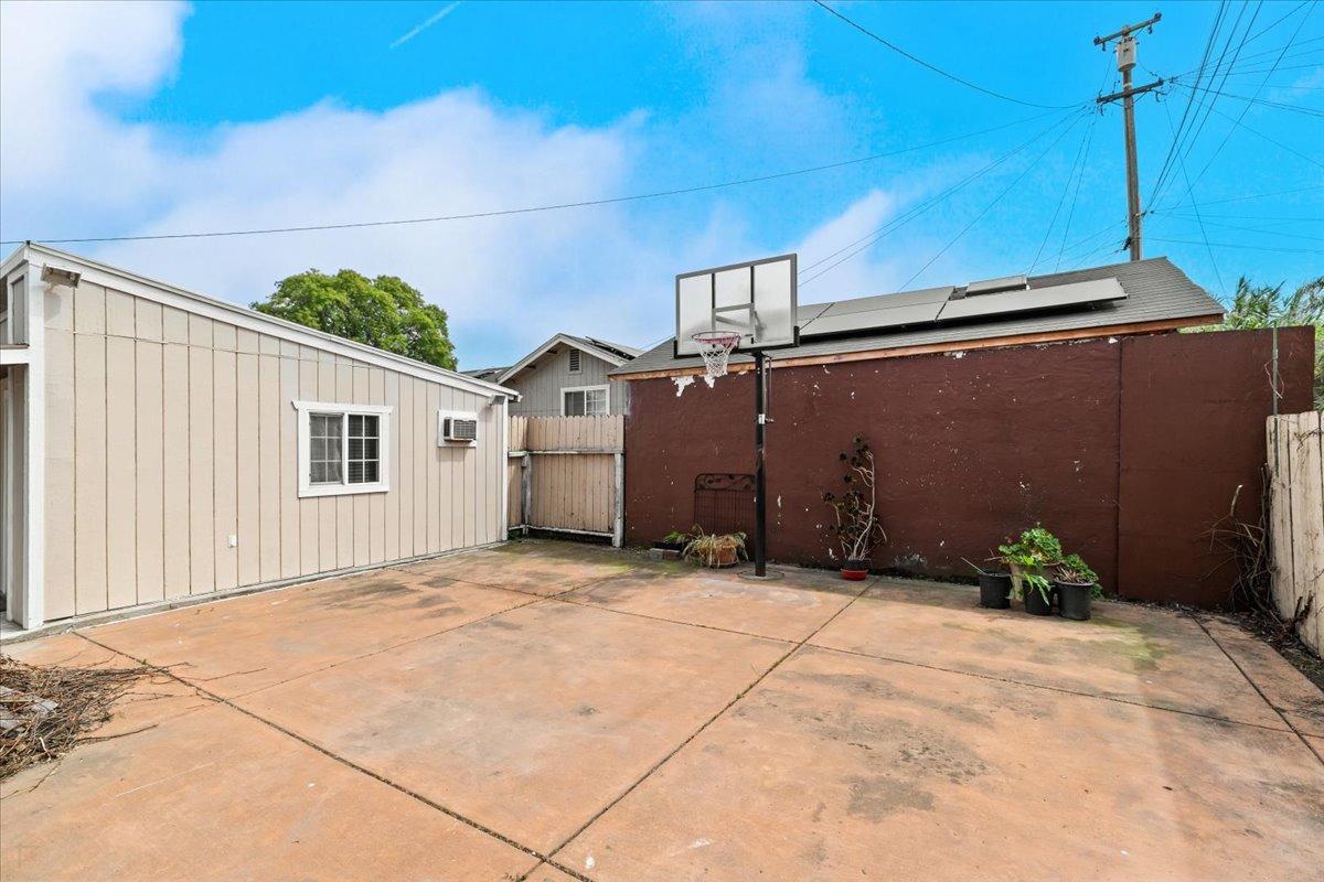 Detail Gallery Image 35 of 35 For 120 W Jackson St, Stockton,  CA 95206 - 3 Beds | 1 Baths