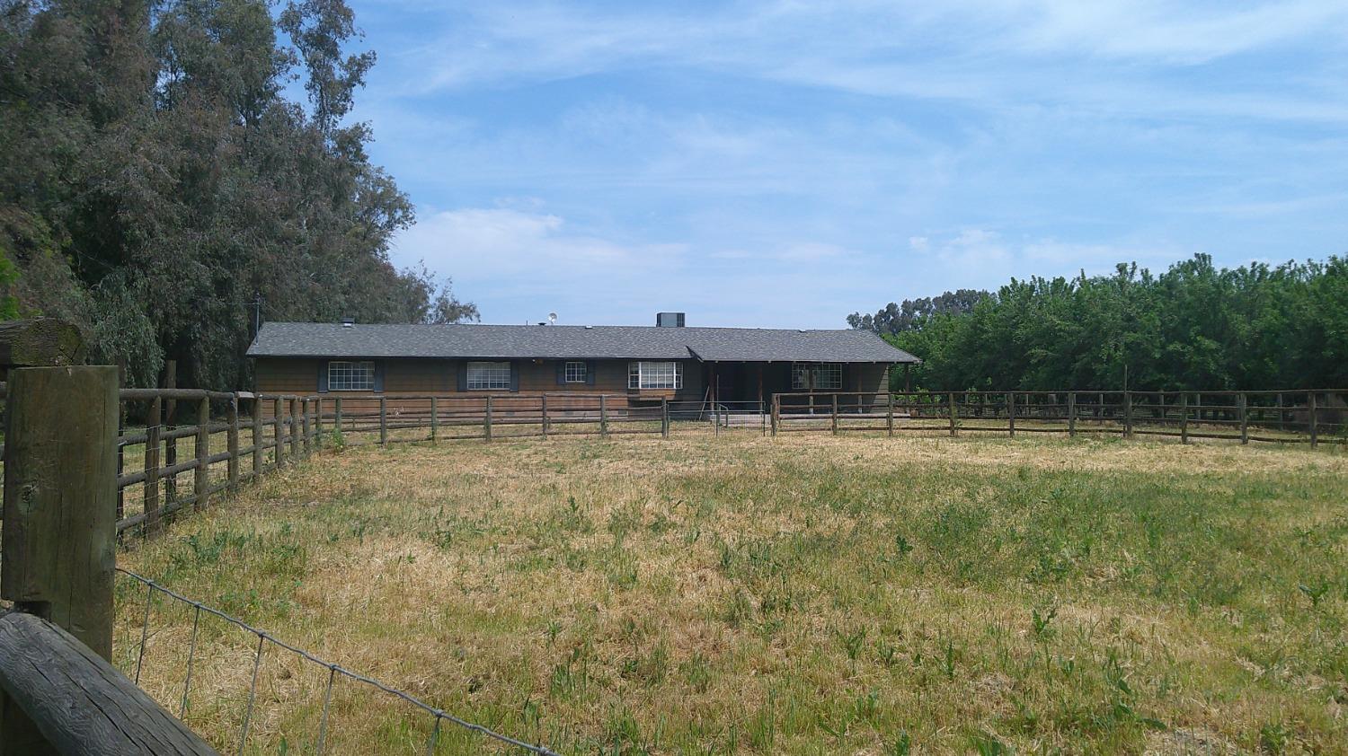 Detail Gallery Image 1 of 34 For 23634 August Ave, Hilmar,  CA 95324 - 4 Beds | 2/1 Baths