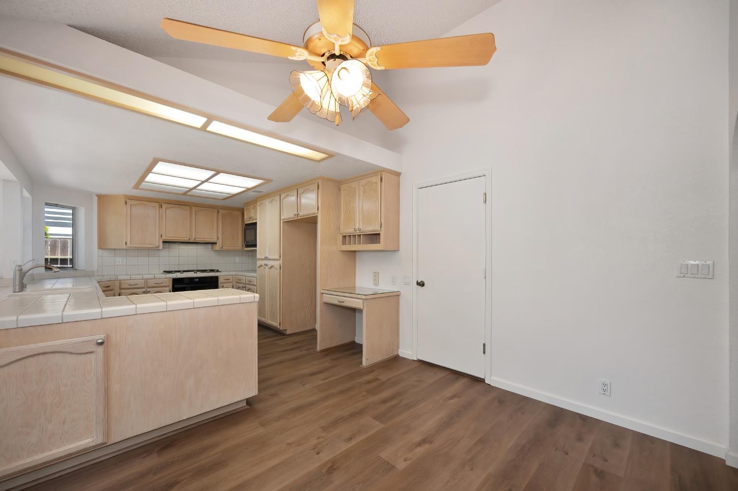 Detail Gallery Image 25 of 69 For 2259 River Trails Cir, Rancho Cordova,  CA 95670 - 3 Beds | 2 Baths
