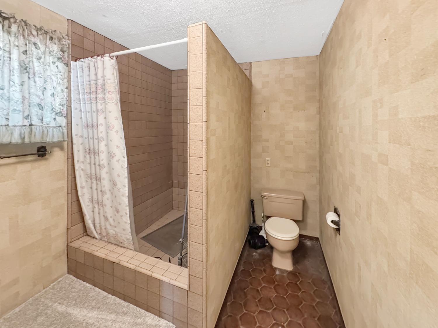 Detail Gallery Image 13 of 22 For 224 Manor Dr, Grass Valley,  CA 95945 - 3 Beds | 2/1 Baths