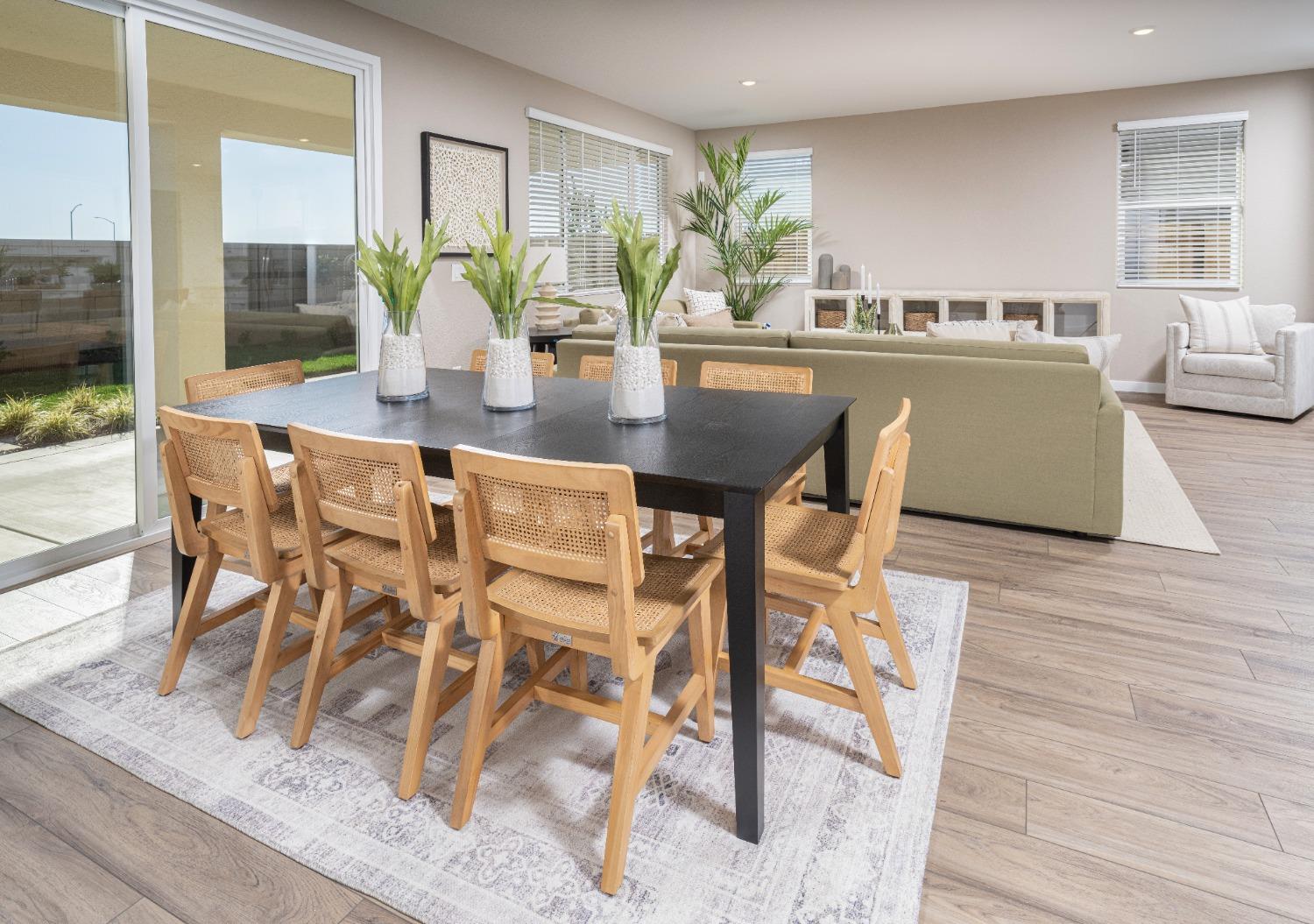 Detail Gallery Image 3 of 15 For 4606 Duckhawk Cir, Rancho Cordova,  CA 95742 - 3 Beds | 2/1 Baths