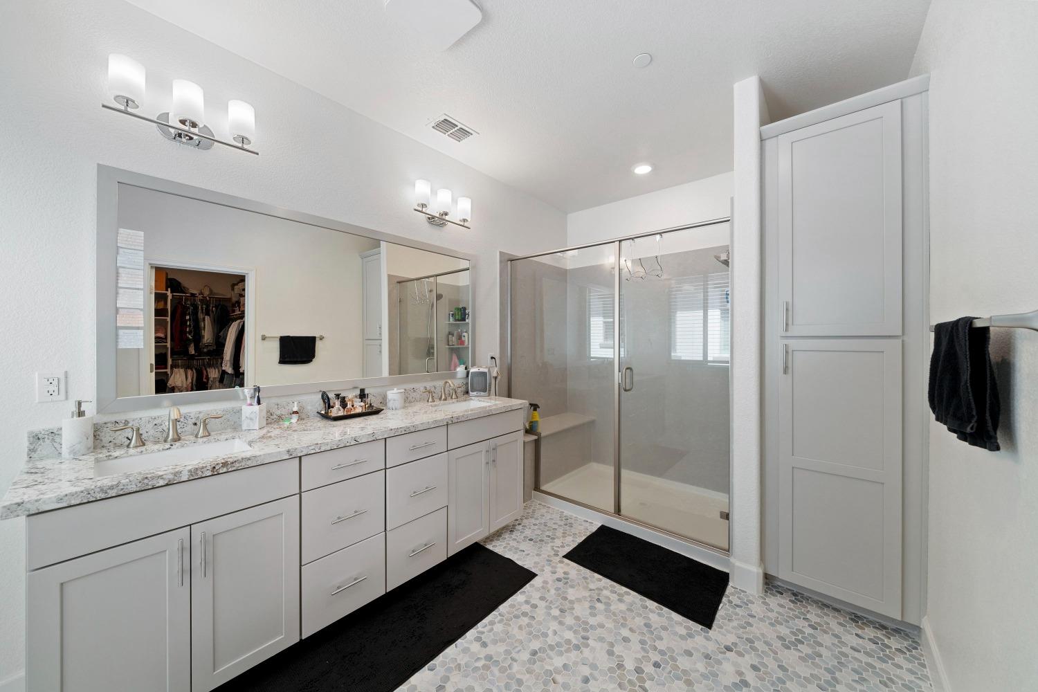 Detail Gallery Image 28 of 48 For 9942 Summerton Cir, Elk Grove,  CA 95624 - 4 Beds | 3/1 Baths