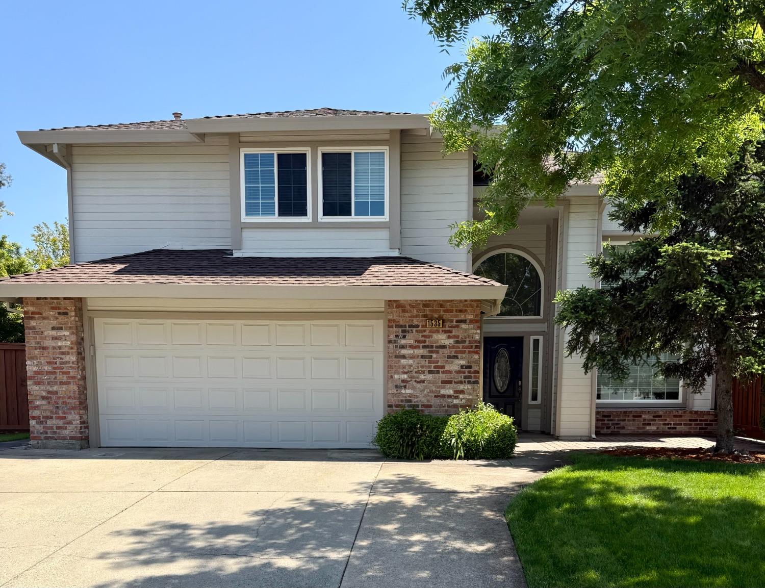 Detail Gallery Image 1 of 40 For 1535 E Colonial Pkwy #E,  Roseville,  CA 95661 - 4 Beds | 2/1 Baths