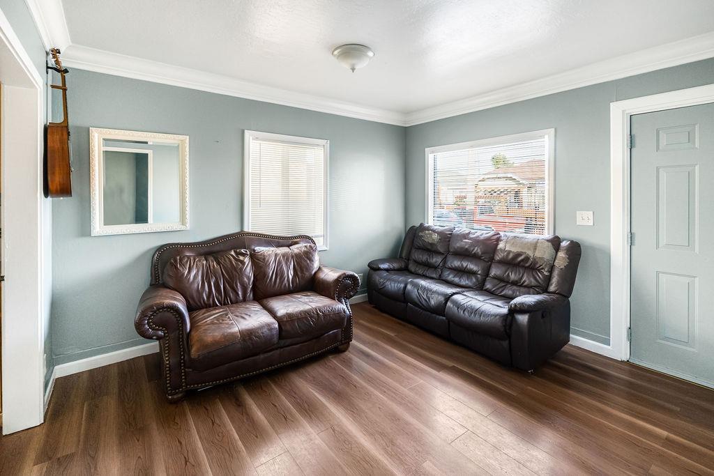 Detail Gallery Image 8 of 19 For 1811 70th Ave, Oakland,  CA 94621 - 2 Beds | 1 Baths