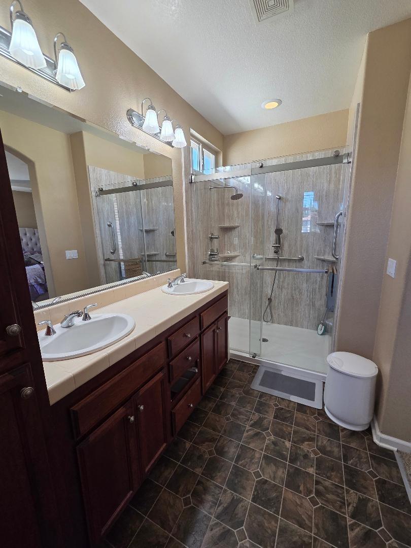 Detail Gallery Image 8 of 13 For 3299 San Vicente Rd, West Sacramento,  CA 95691 - 3 Beds | 2/1 Baths