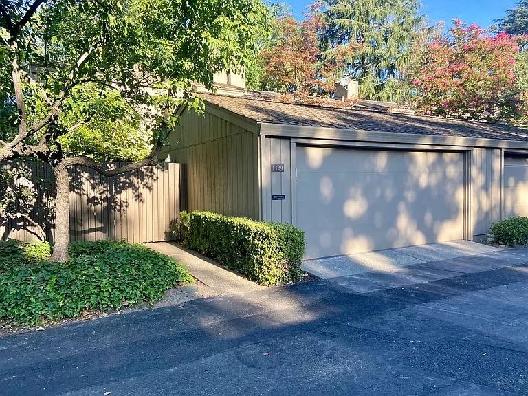 Detail Gallery Image 2 of 34 For 1129 Commons Dr, Sacramento,  CA 95825 - 3 Beds | 2/1 Baths