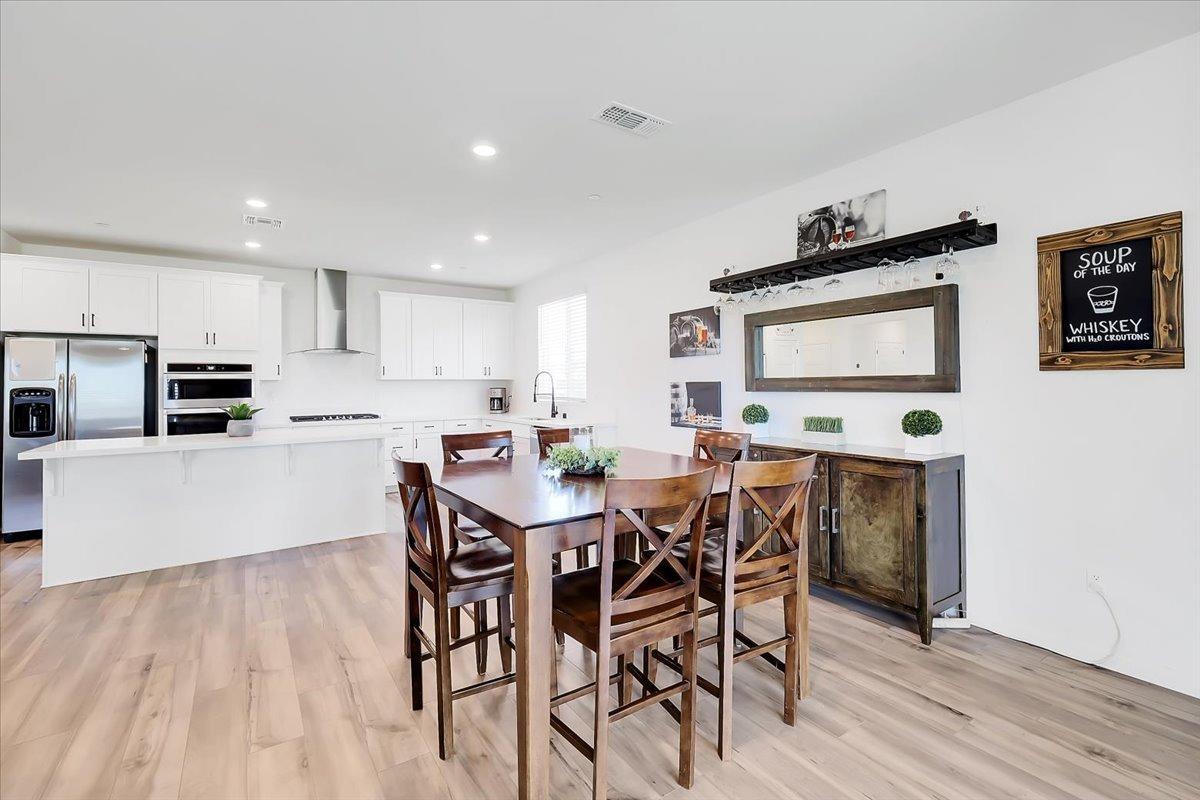 Detail Gallery Image 16 of 63 For 1465 Minories Dr, Plumas Lake,  CA 95961 - 3 Beds | 2 Baths