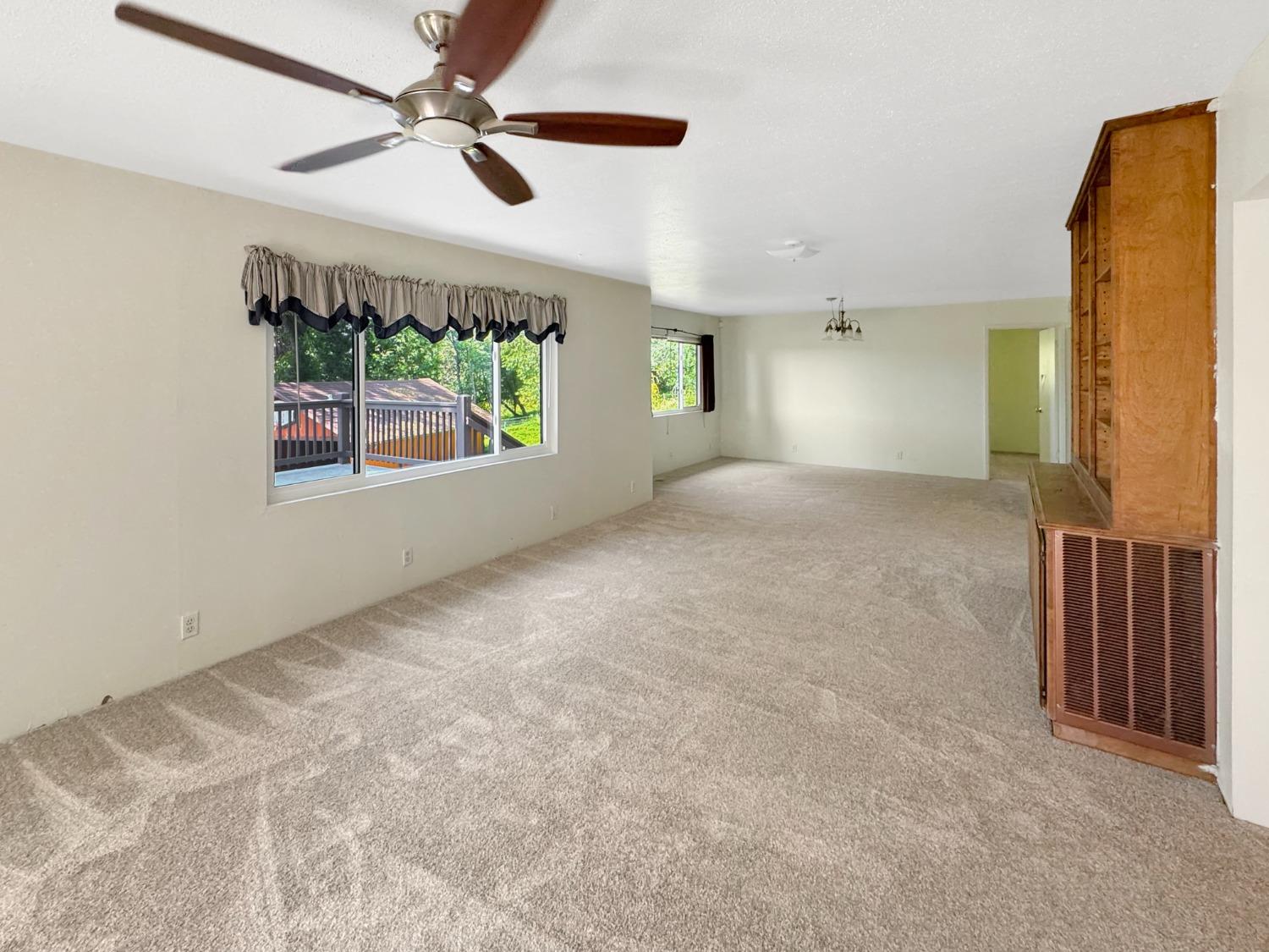 Detail Gallery Image 8 of 22 For 224 Manor Dr, Grass Valley,  CA 95945 - 3 Beds | 2/1 Baths