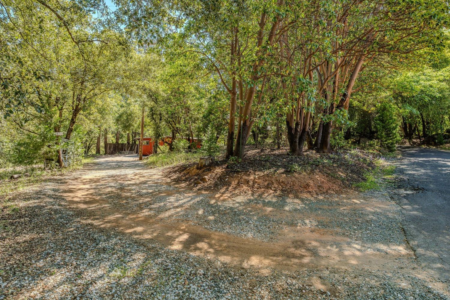 Detail Gallery Image 4 of 31 For 22895 Rocky Ln, Pioneer,  CA 95666 - 2 Beds | 1 Baths