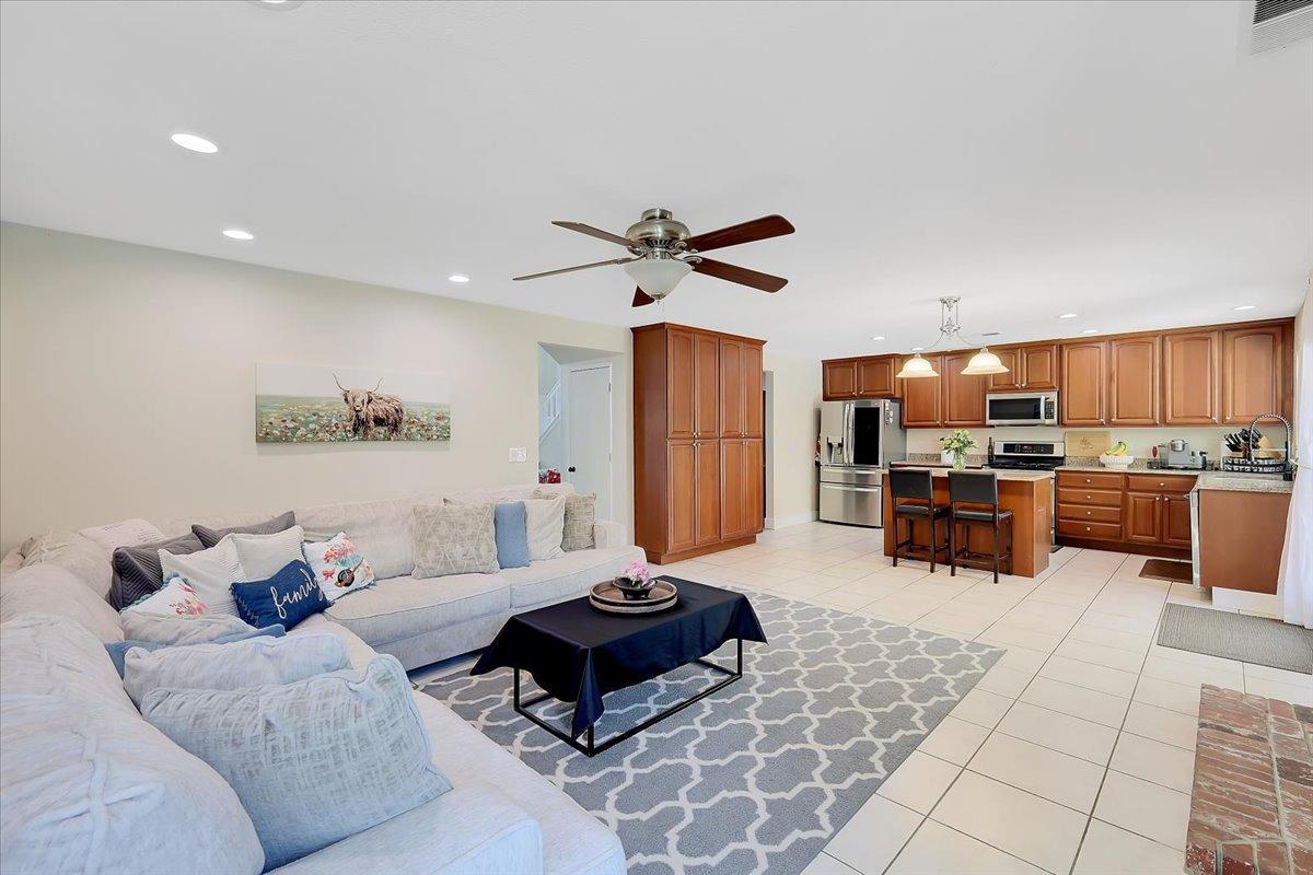 Detail Gallery Image 34 of 93 For 516 Radisson Dr, Yuba City,  CA 95991 - 5 Beds | 3 Baths