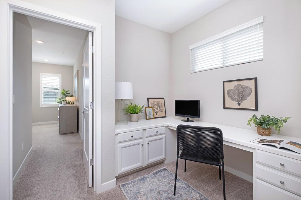 Detail Gallery Image 34 of 89 For 142 Fonseca St, Sacramento,  CA 95816 - 3 Beds | 3/1 Baths