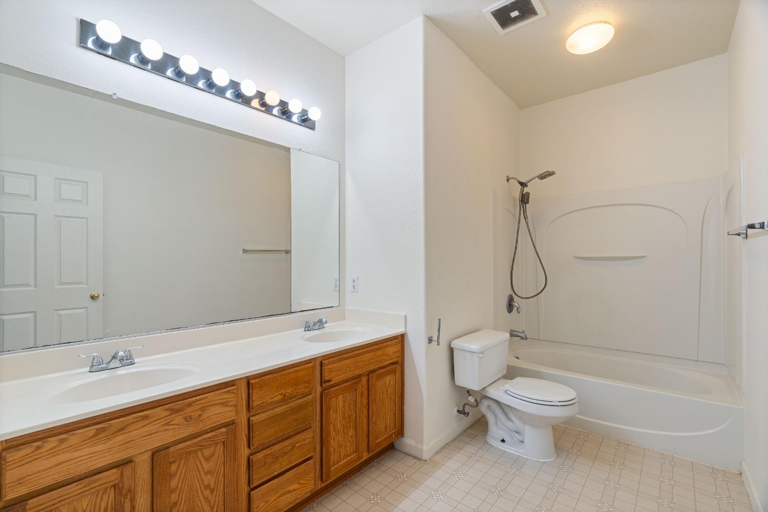 Detail Gallery Image 22 of 41 For 9443 Marius Way, Sacramento,  CA 95829 - 4 Beds | 2 Baths