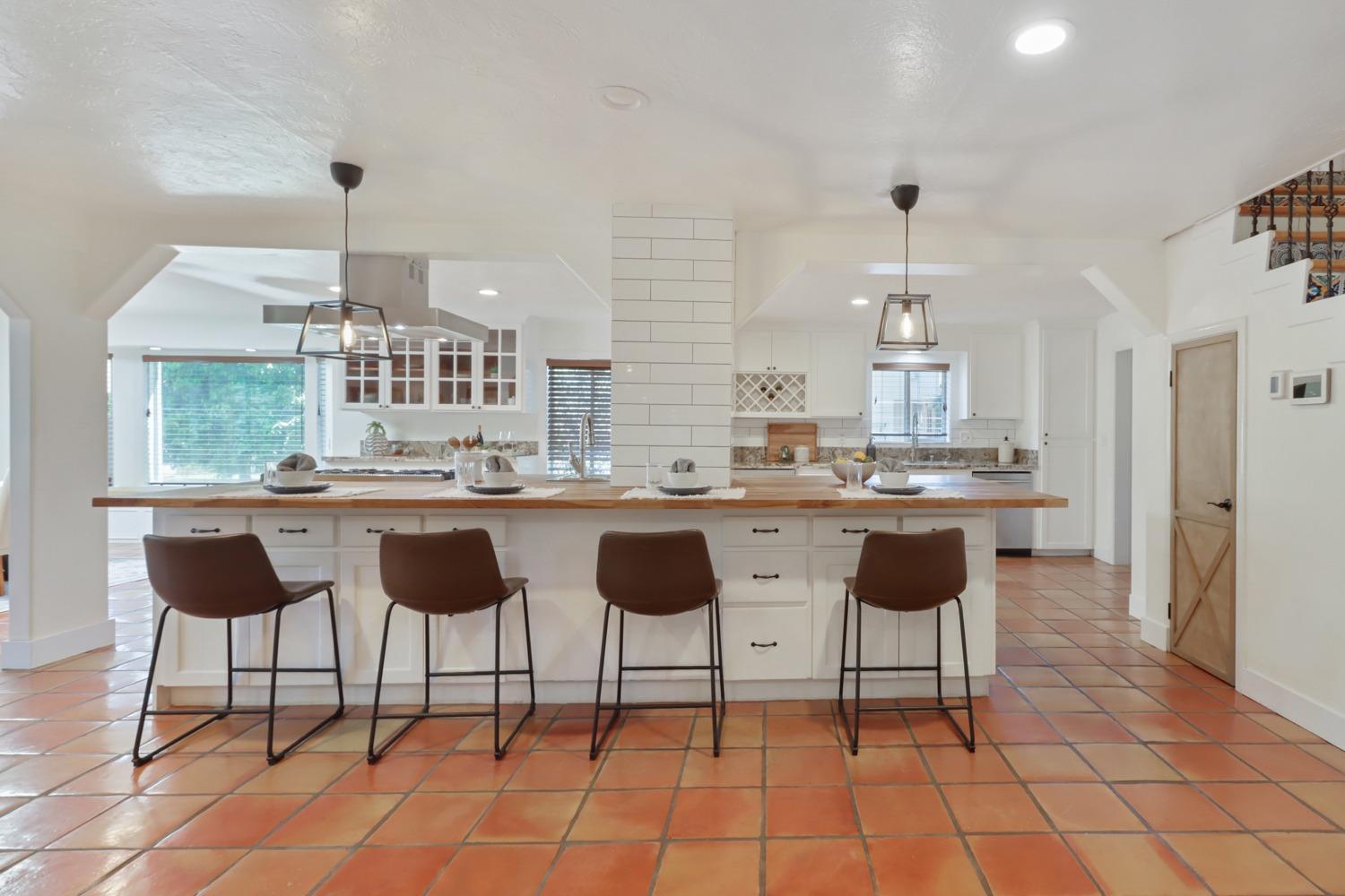 Detail Gallery Image 16 of 98 For 2590 S River Rd, West Sacramento,  CA 95691 - 3 Beds | 2/1 Baths