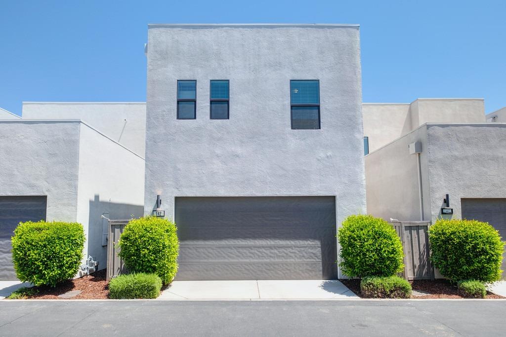 Detail Gallery Image 56 of 89 For 142 Fonseca St, Sacramento,  CA 95816 - 3 Beds | 3/1 Baths