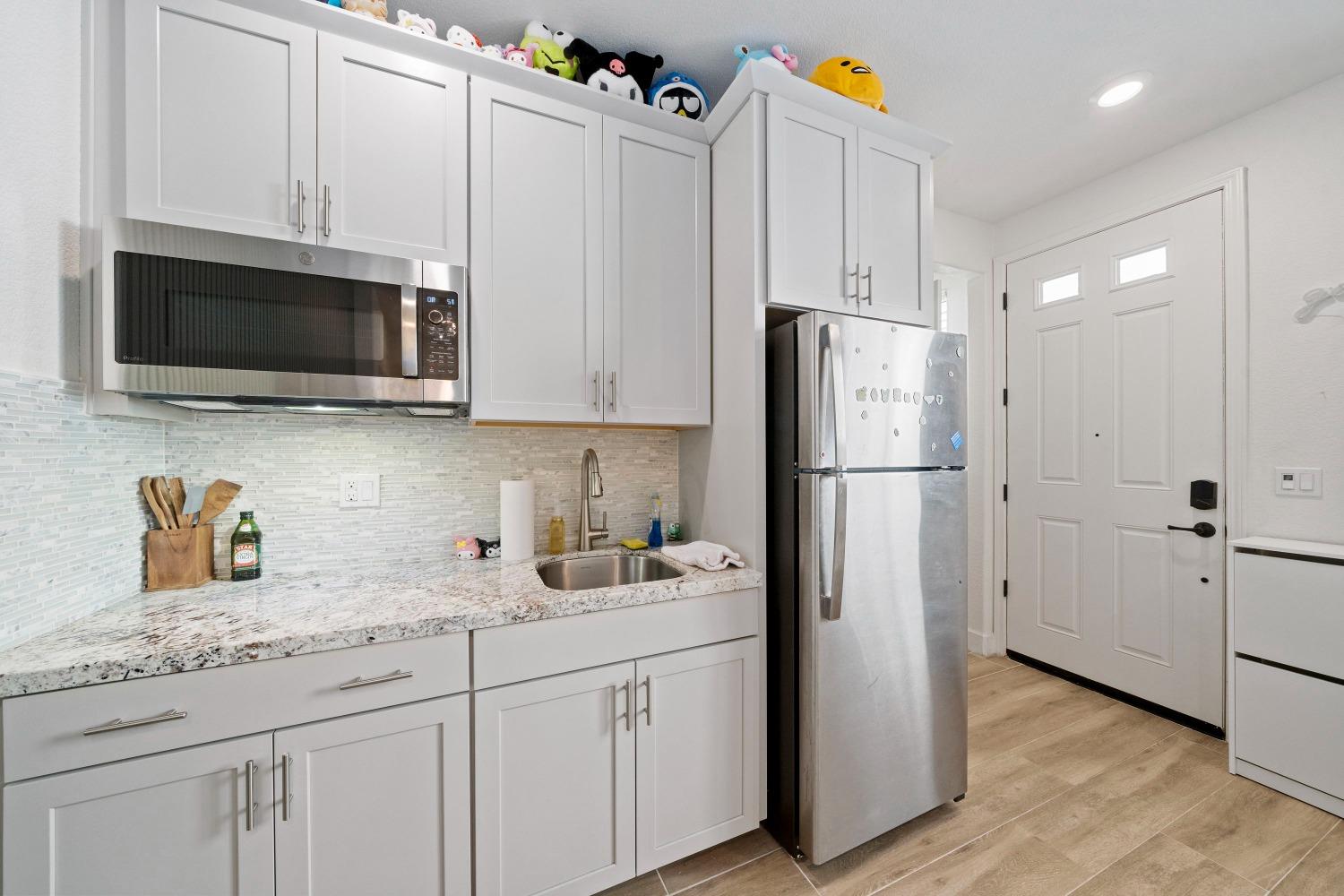 Detail Gallery Image 39 of 48 For 9942 Summerton Cir, Elk Grove,  CA 95624 - 4 Beds | 3/1 Baths