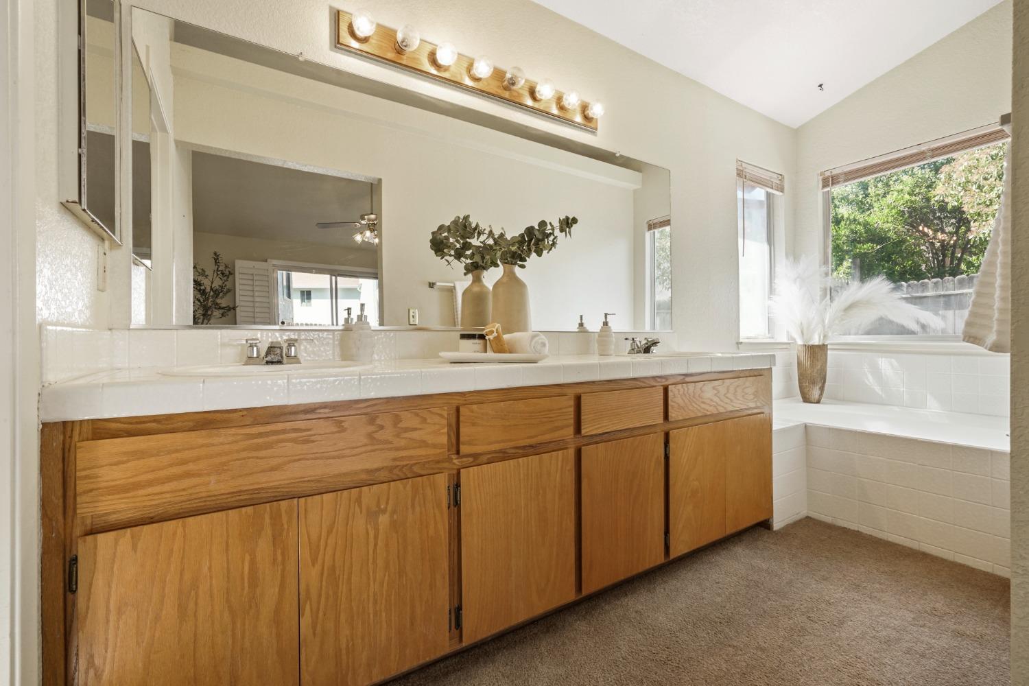 Detail Gallery Image 26 of 38 For 8329 Honeycomb Way, Sacramento,  CA 95828 - 3 Beds | 2 Baths