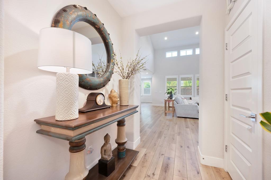 Detail Gallery Image 16 of 34 For 5033 Chico Dr, Roseville,  CA 95747 - 5 Beds | 4/1 Baths