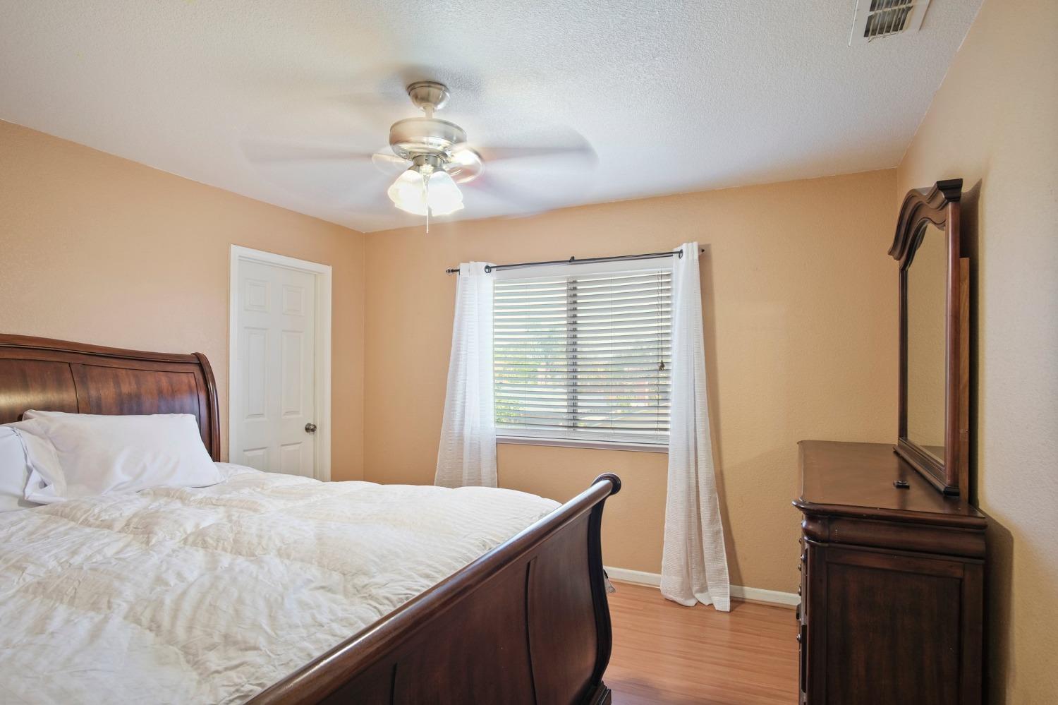 Detail Gallery Image 14 of 20 For 171 Eagleglen Ave, Turlock,  CA 95380 - 4 Beds | 2 Baths