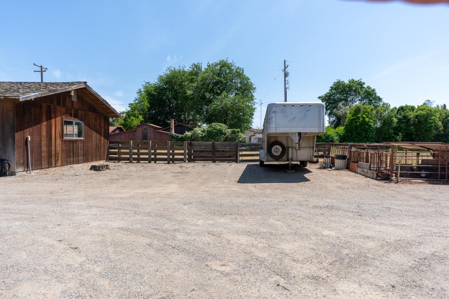 Detail Gallery Image 25 of 61 For 3789 State Highway 33, Gustine,  CA 95322 - 3 Beds | 2/1 Baths
