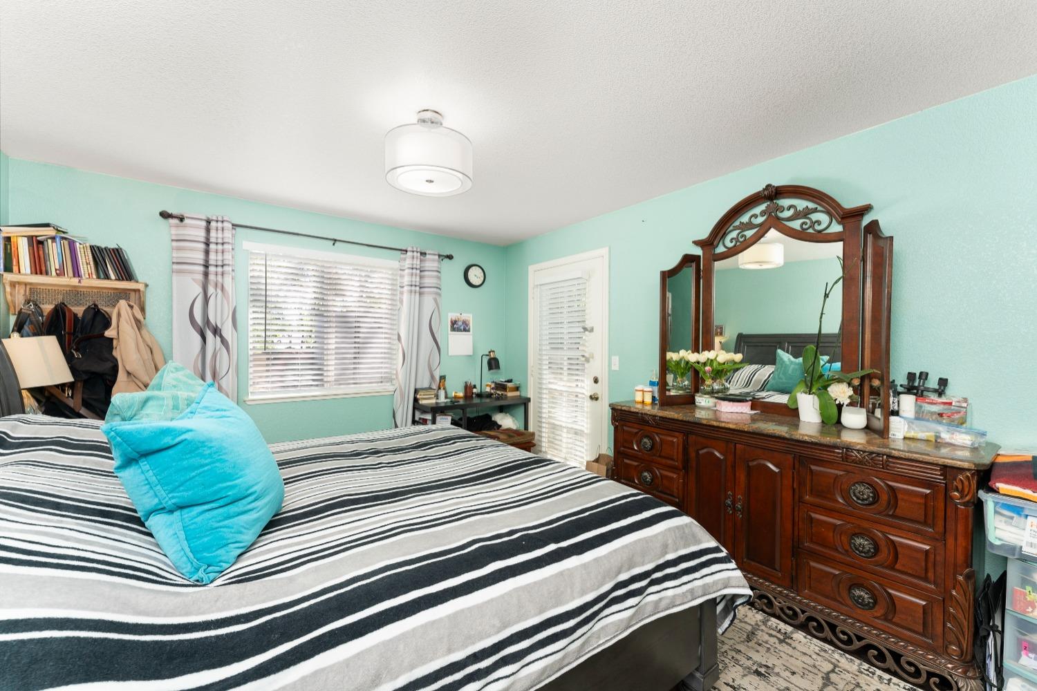 Detail Gallery Image 33 of 52 For 6353 La Cienega Dr, North Highlands,  CA 95660 - 3 Beds | 2 Baths
