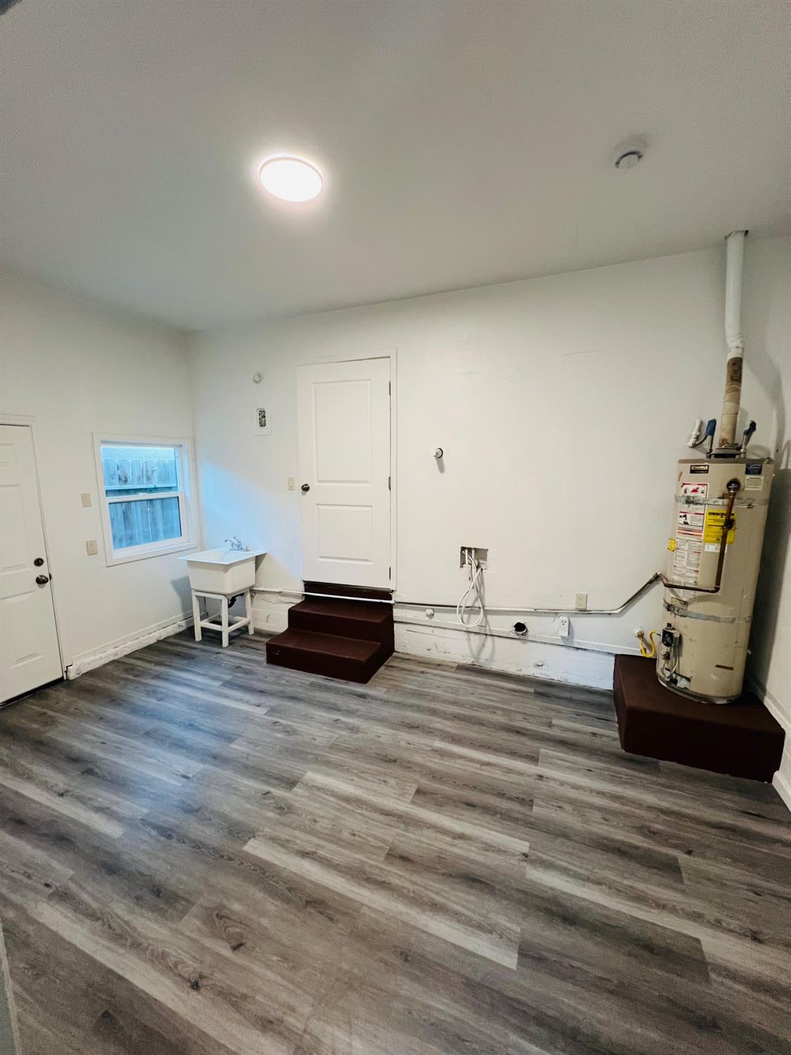 Detail Gallery Image 13 of 19 For 710 E 4th, Stockton,  CA 95206 - 4 Beds | 2 Baths