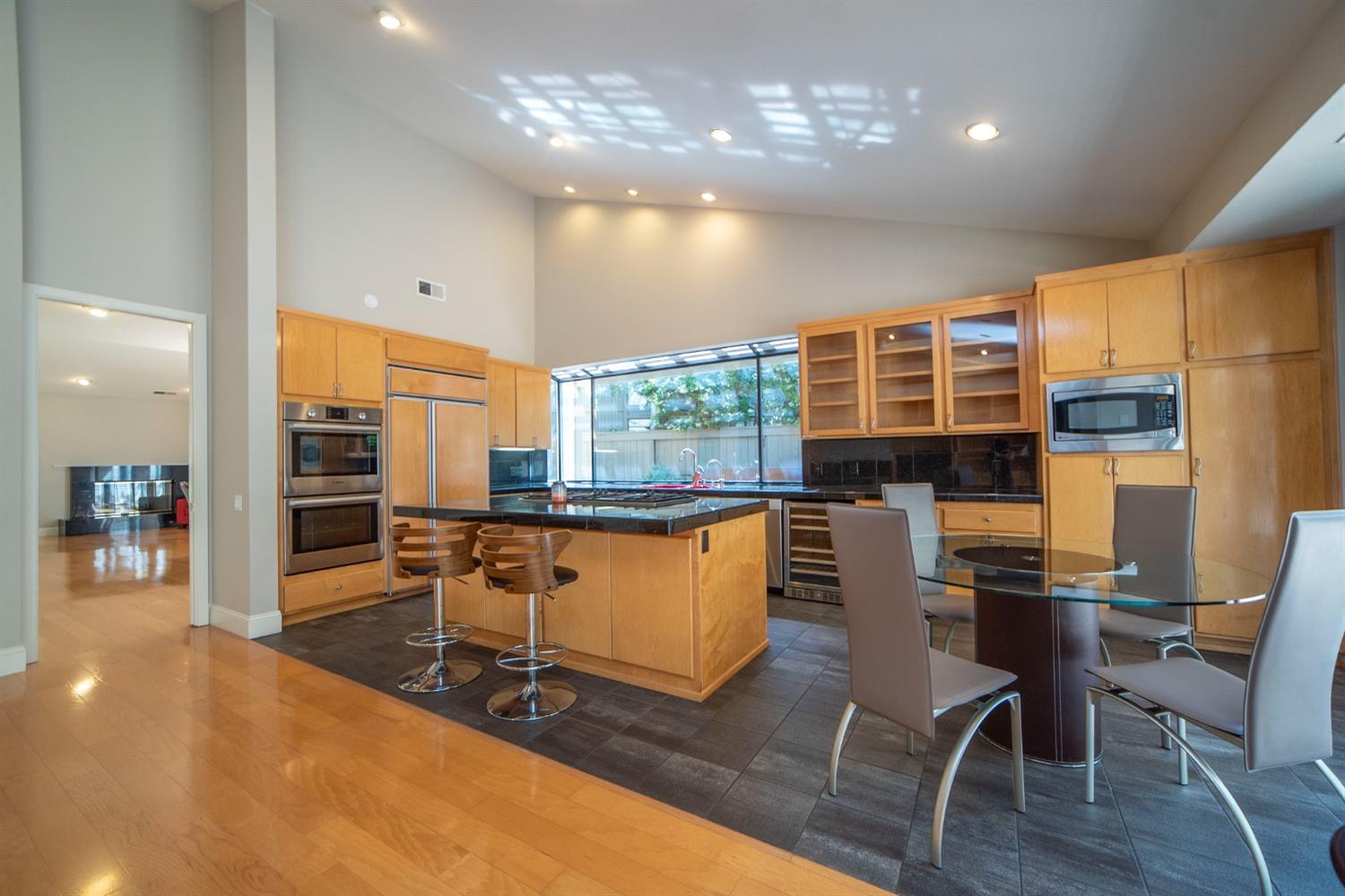 Detail Gallery Image 48 of 94 For 11457 Huntington Village Ln, Gold River,  CA 95670 - 4 Beds | 4/2 Baths
