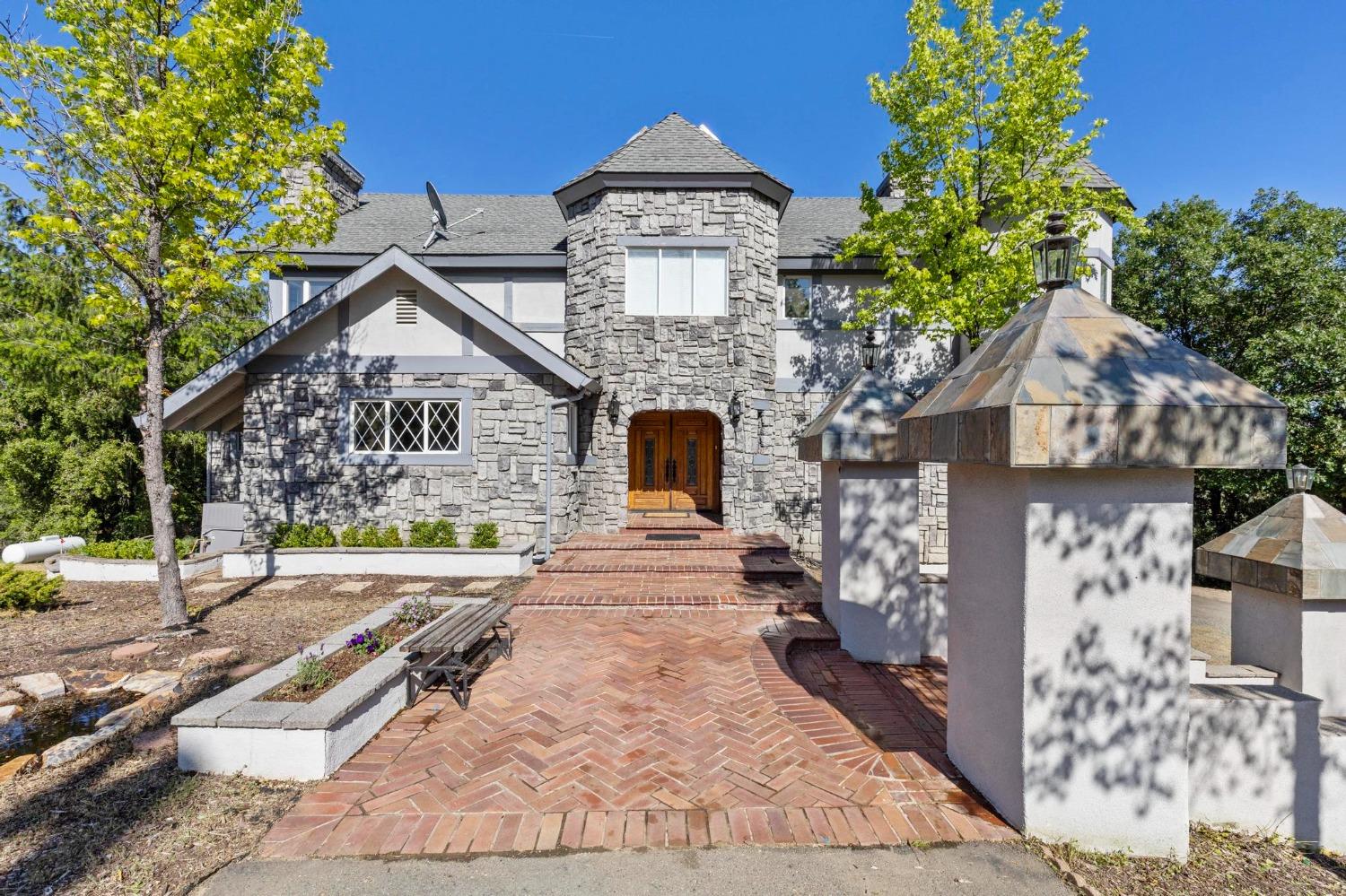 Detail Gallery Image 3 of 82 For 22160 Winchester Way, Colfax,  CA 95713 - 5 Beds | 3/2 Baths