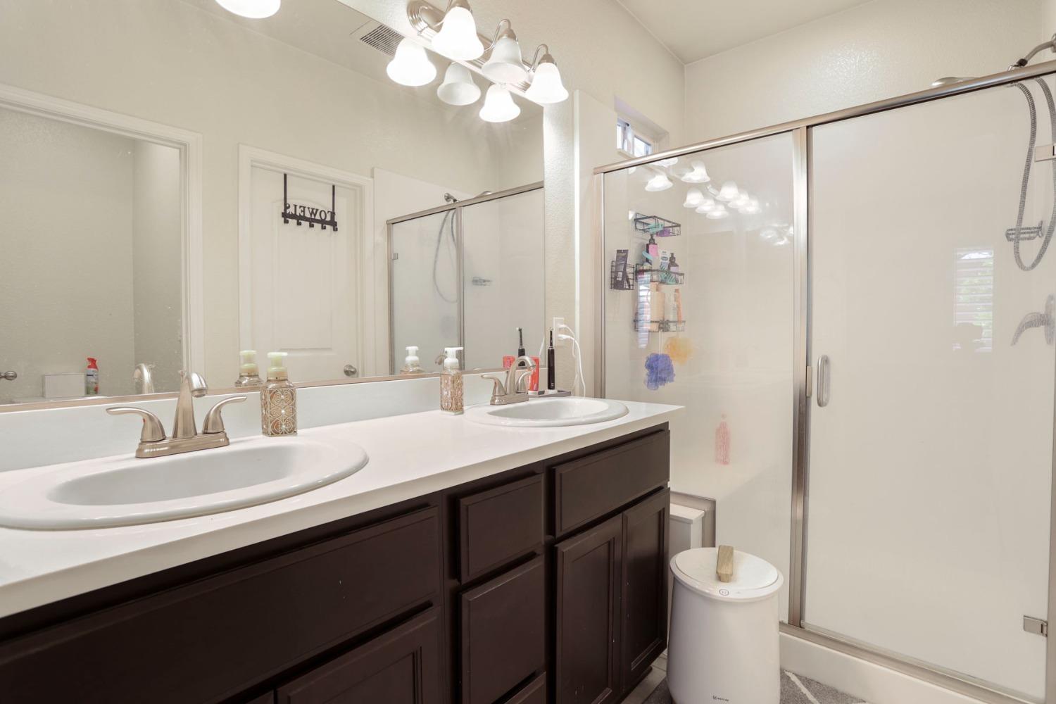 Detail Gallery Image 28 of 41 For 13311 Fountain Dr, Waterford,  CA 95386 - 3 Beds | 2 Baths