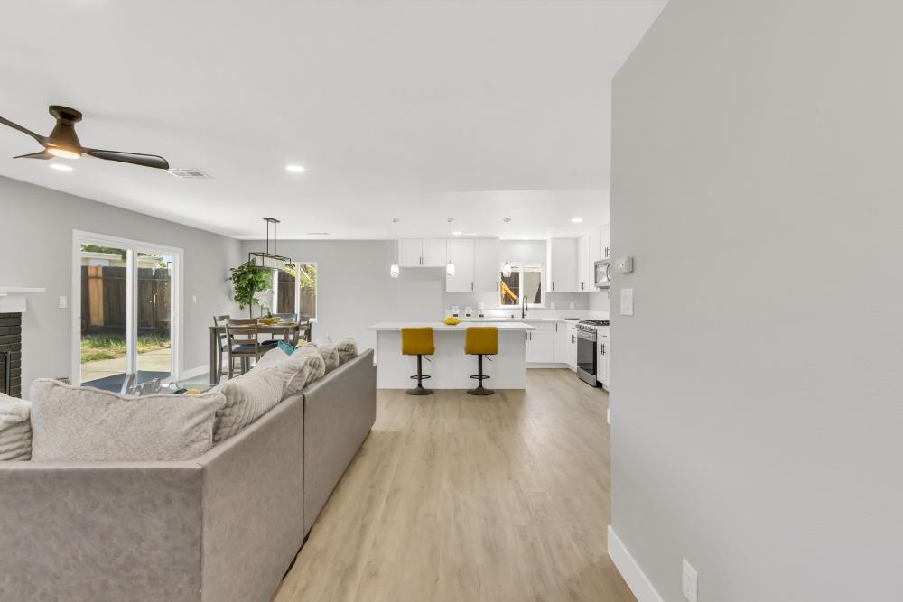 Detail Gallery Image 11 of 52 For 3627 Mc Cain Way, North Highlands,  CA 95660 - 3 Beds | 2 Baths