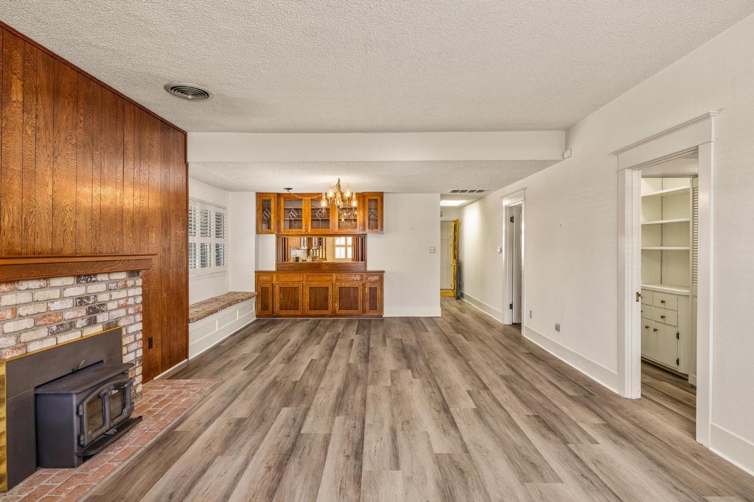 Detail Gallery Image 12 of 53 For 211 N Maple, Manteca,  CA 95336 - 3 Beds | 1 Baths