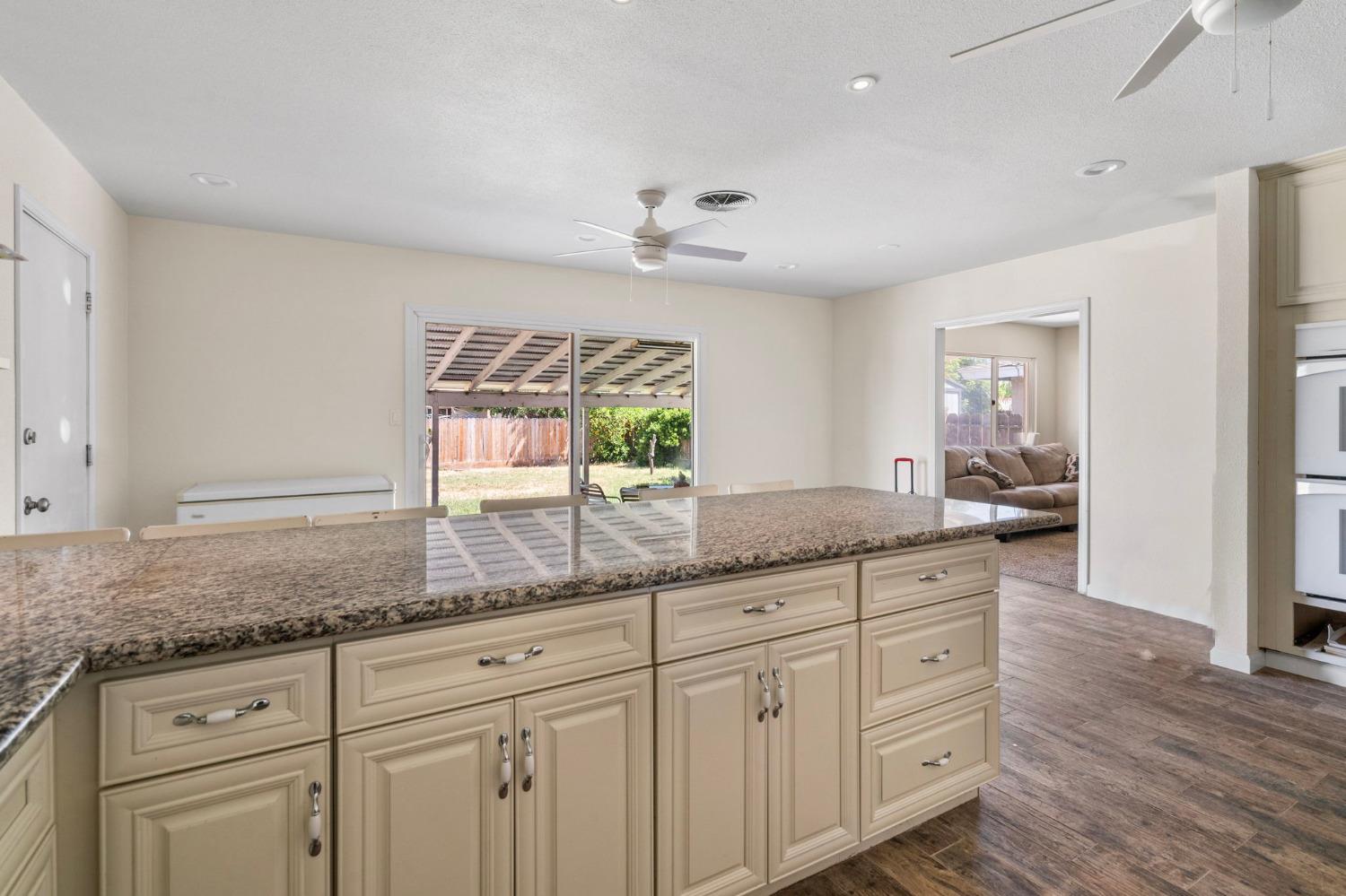 Detail Gallery Image 11 of 27 For 2635 Macgregor Ct, Modesto,  CA 95350 - 3 Beds | 2 Baths