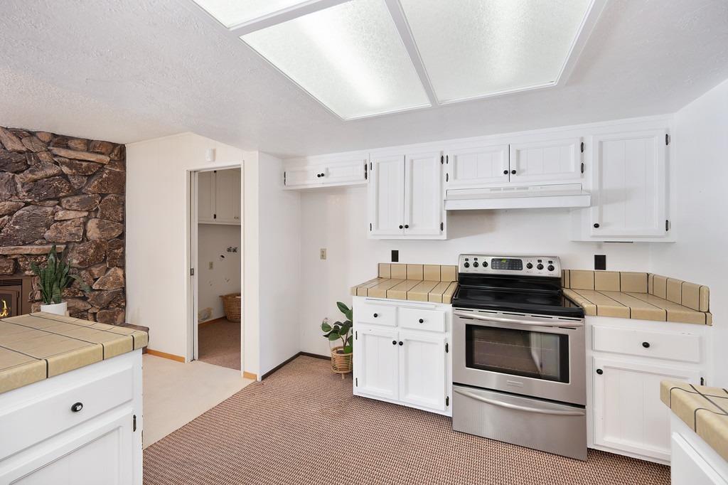 Detail Gallery Image 15 of 65 For 7600 Woodland Ln, Fair Oaks,  CA 95628 - 5 Beds | 3 Baths