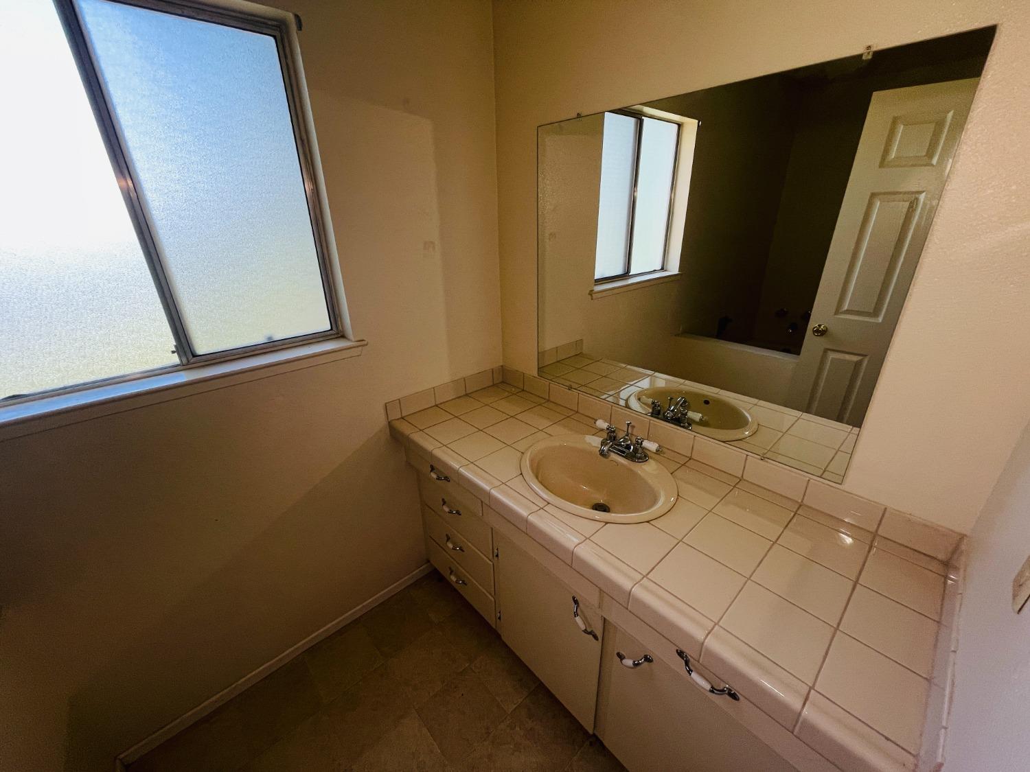 Detail Gallery Image 13 of 35 For 3128 Verde Robles Dr, Camino,  CA 95709 - 3 Beds | 3 Baths