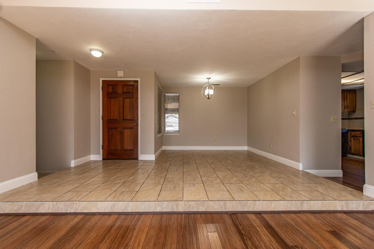 Detail Gallery Image 9 of 42 For 2000 Lincoln Oak Dr, Modesto,  CA 95355 - 3 Beds | 2 Baths