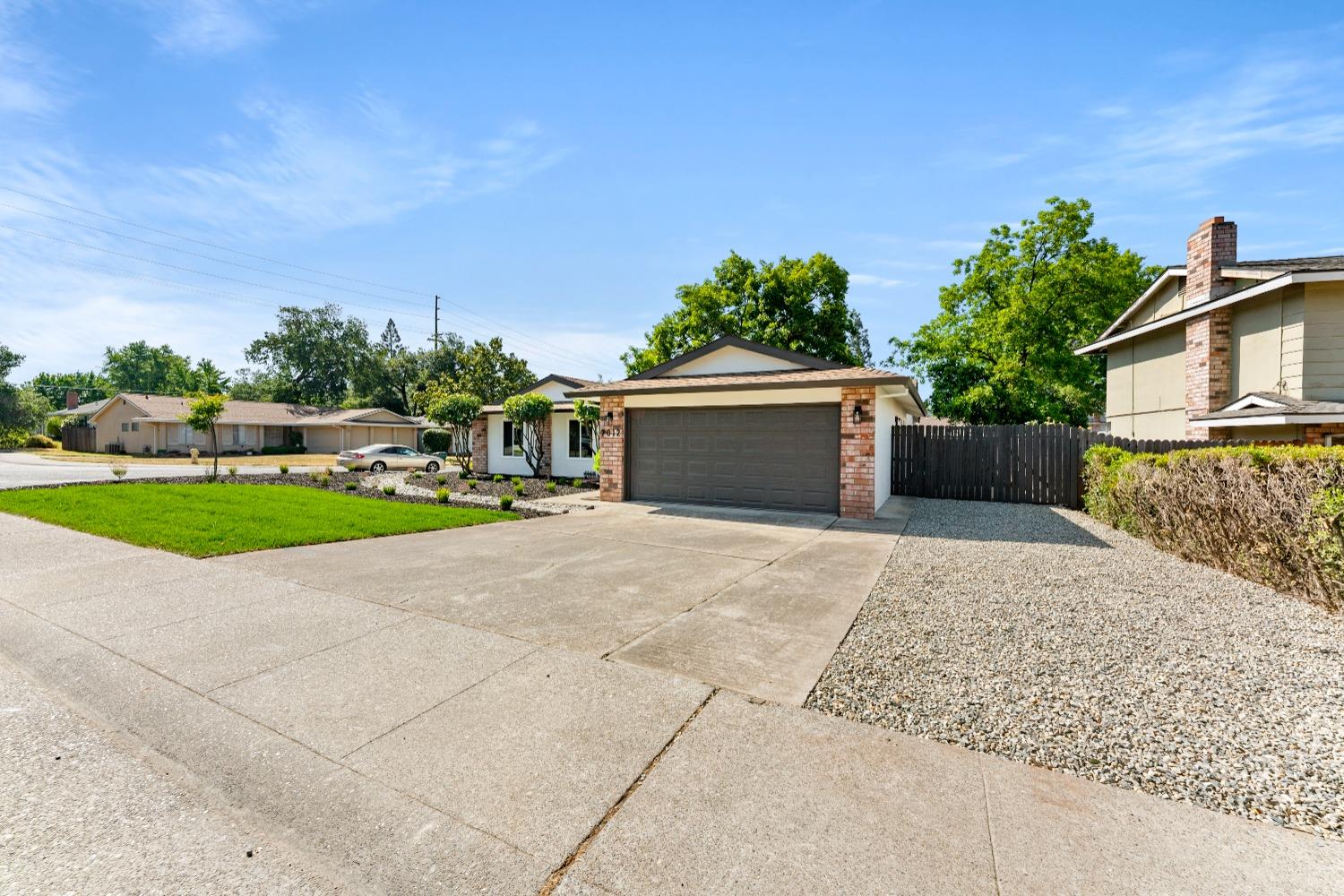 Detail Gallery Image 3 of 60 For 7012 Robin Rd, Fair Oaks,  CA 95628 - 4 Beds | 2 Baths