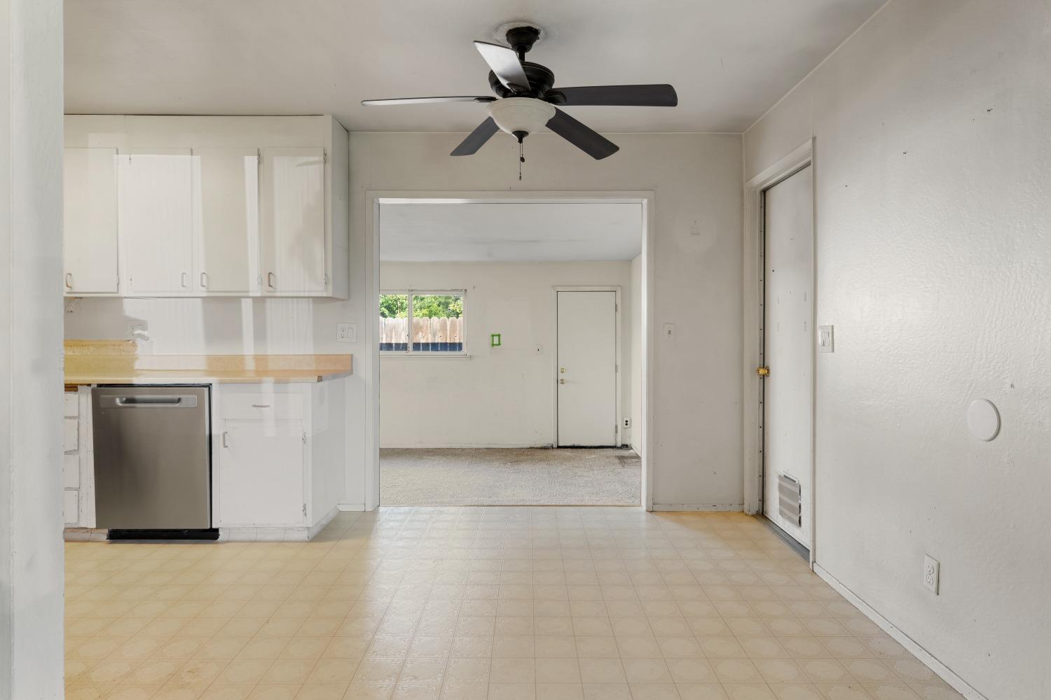 Detail Gallery Image 10 of 35 For 1021 Q St, Rio Linda,  CA 95673 - 3 Beds | 2 Baths