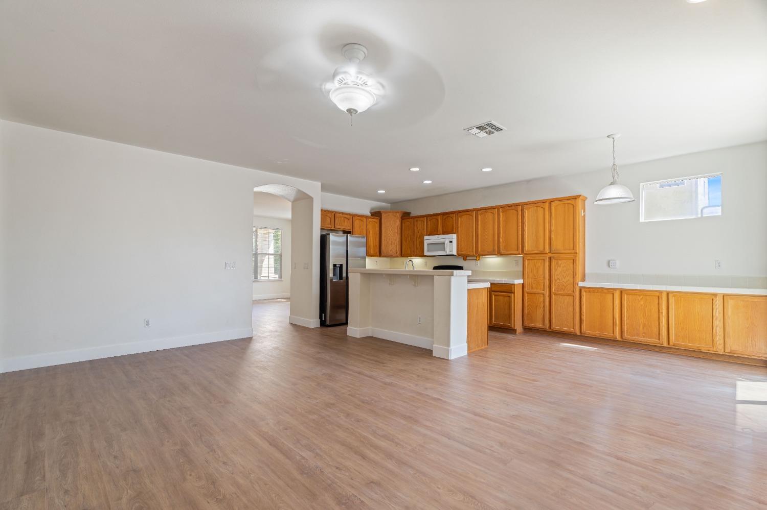 Detail Gallery Image 14 of 41 For 9443 Marius Way, Sacramento,  CA 95829 - 4 Beds | 2 Baths