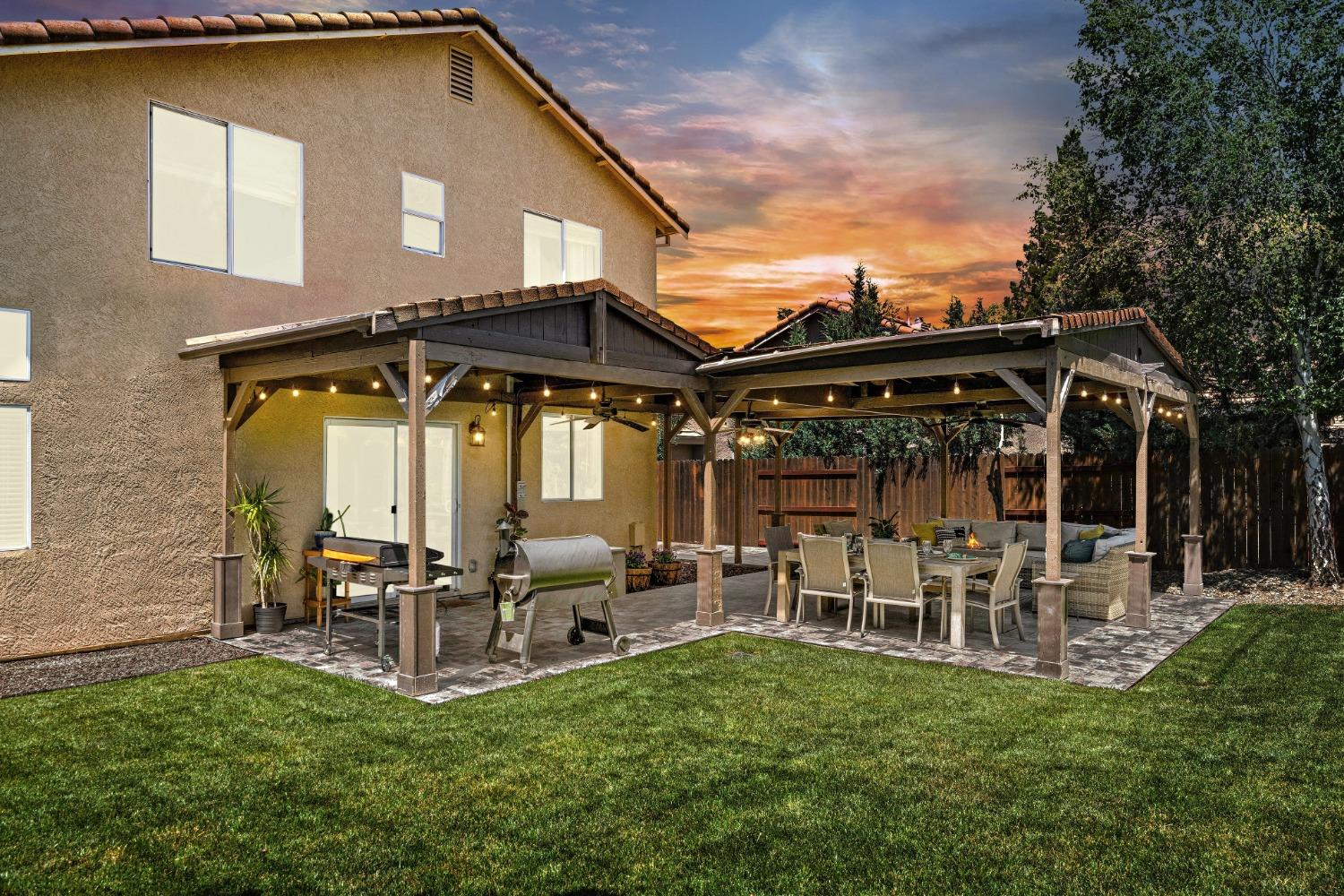 Detail Gallery Image 3 of 42 For 2106 Cargill Way, Roseville,  CA 95747 - 4 Beds | 2/1 Baths