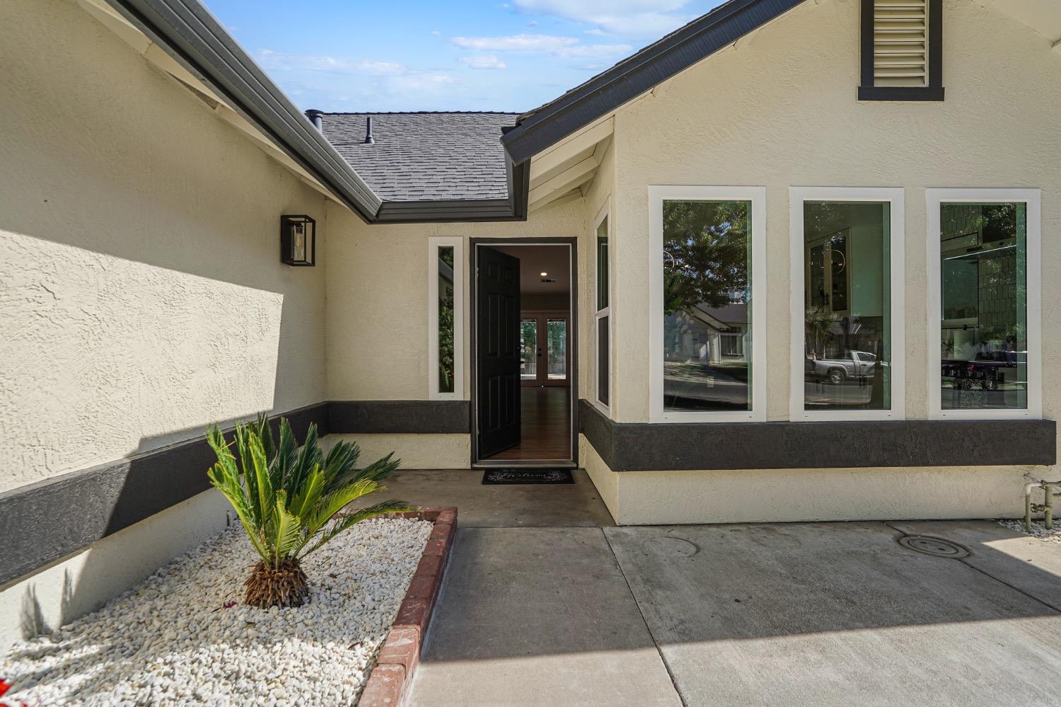 Detail Gallery Image 4 of 39 For 404 Kirbys Mill Dr, Modesto,  CA 95358 - 3 Beds | 2 Baths