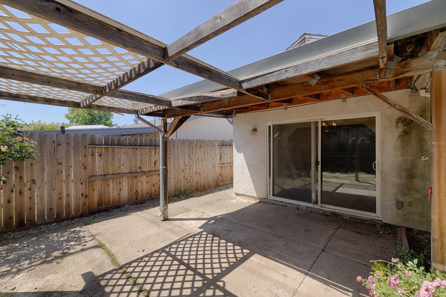Detail Gallery Image 25 of 28 For 4246 Galbrath Dr, North Highlands,  CA 95660 - 4 Beds | 2 Baths