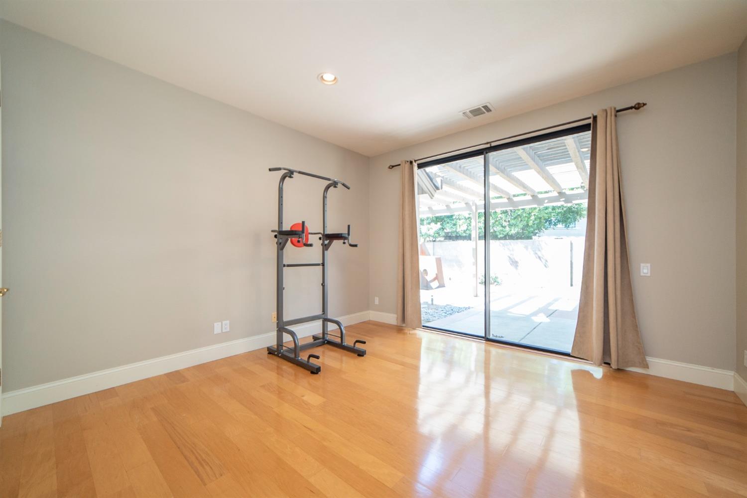Detail Gallery Image 38 of 94 For 11457 Huntington Village Ln, Gold River,  CA 95670 - 4 Beds | 4/2 Baths