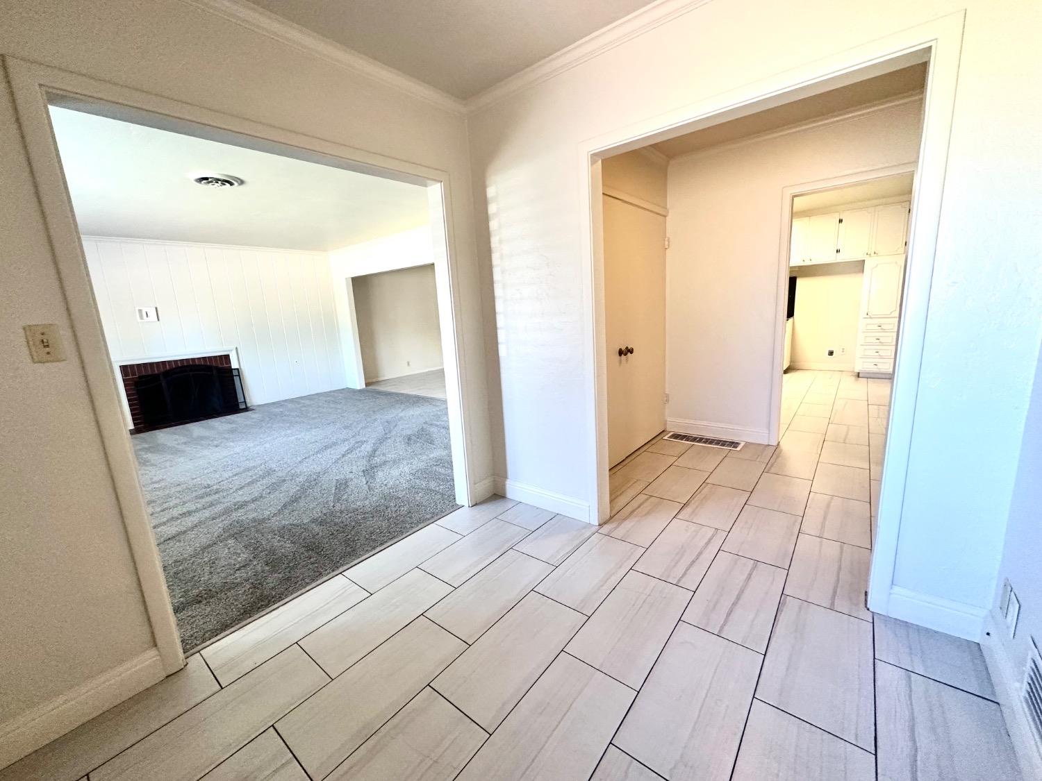 Detail Gallery Image 14 of 29 For 1112 S Country Club Blvd, Stockton,  CA 95204 - 3 Beds | 2 Baths