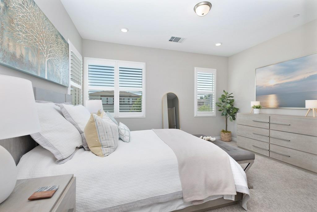 Detail Gallery Image 39 of 89 For 142 Fonseca St, Sacramento,  CA 95816 - 3 Beds | 3/1 Baths