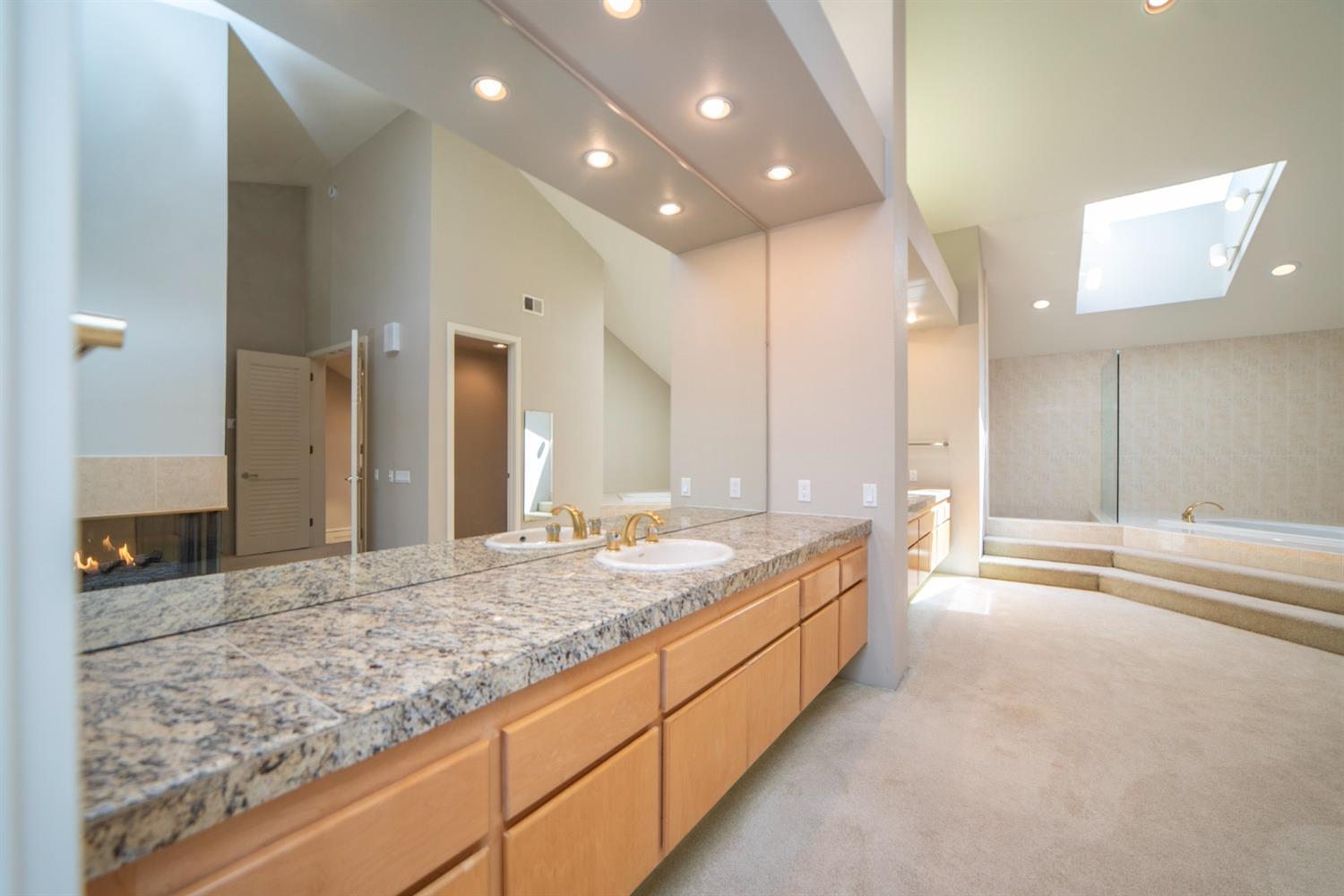 Detail Gallery Image 73 of 94 For 11457 Huntington Village Ln, Gold River,  CA 95670 - 4 Beds | 4/2 Baths