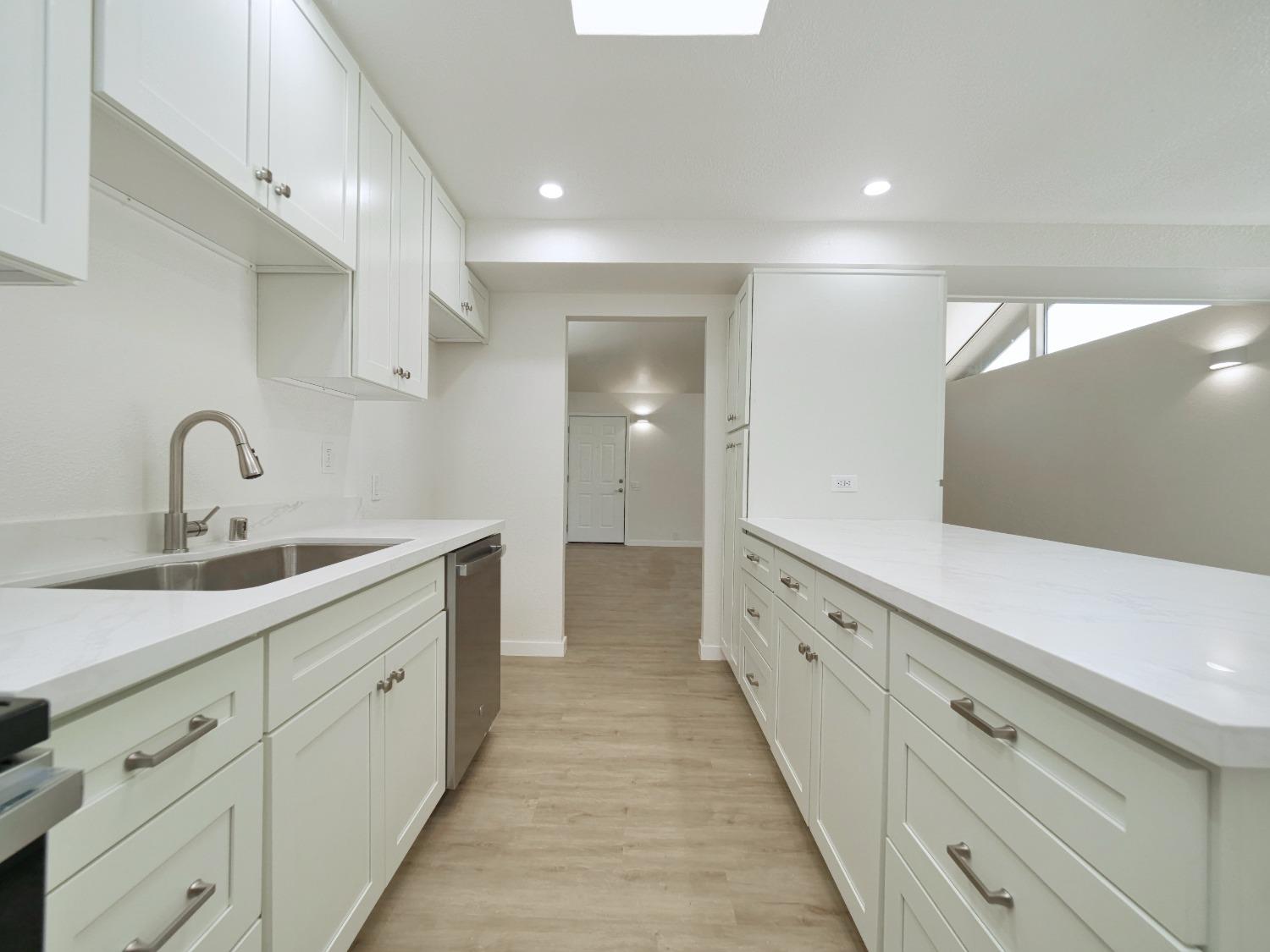 Detail Gallery Image 24 of 52 For 14 Blue Heron Ct, Sacramento,  CA 95833 - 2 Beds | 2 Baths