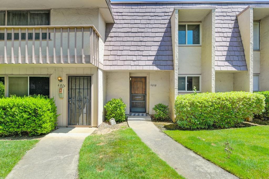 Detail Gallery Image 1 of 32 For 6018 via Casitas, Carmichael,  CA 95608 - 2 Beds | 1 Baths