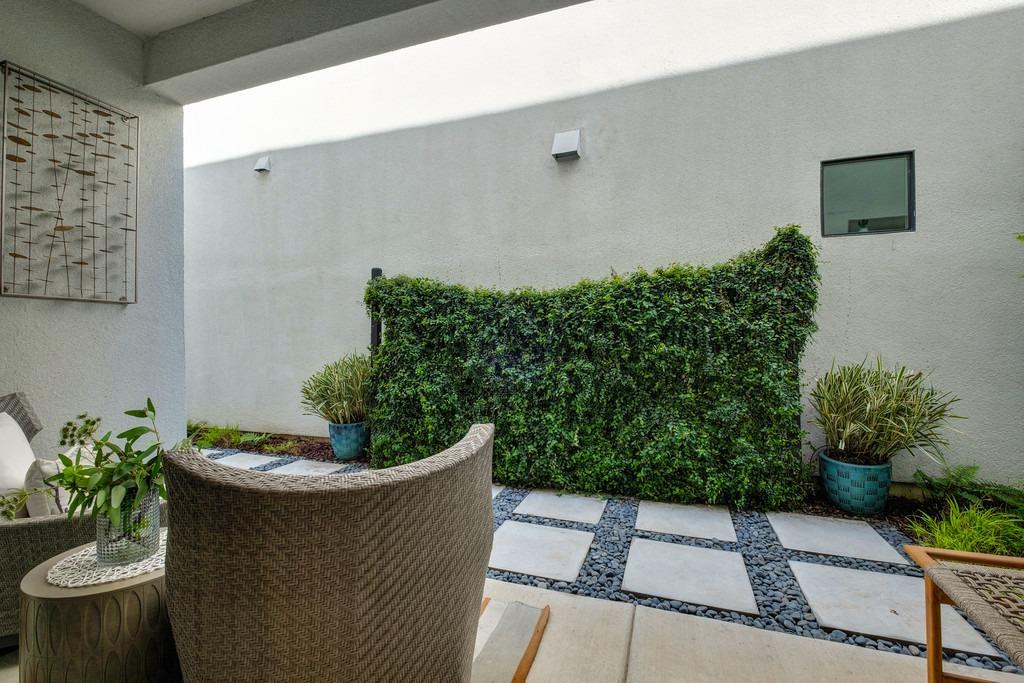Detail Gallery Image 51 of 89 For 142 Fonseca St, Sacramento,  CA 95816 - 3 Beds | 3/1 Baths